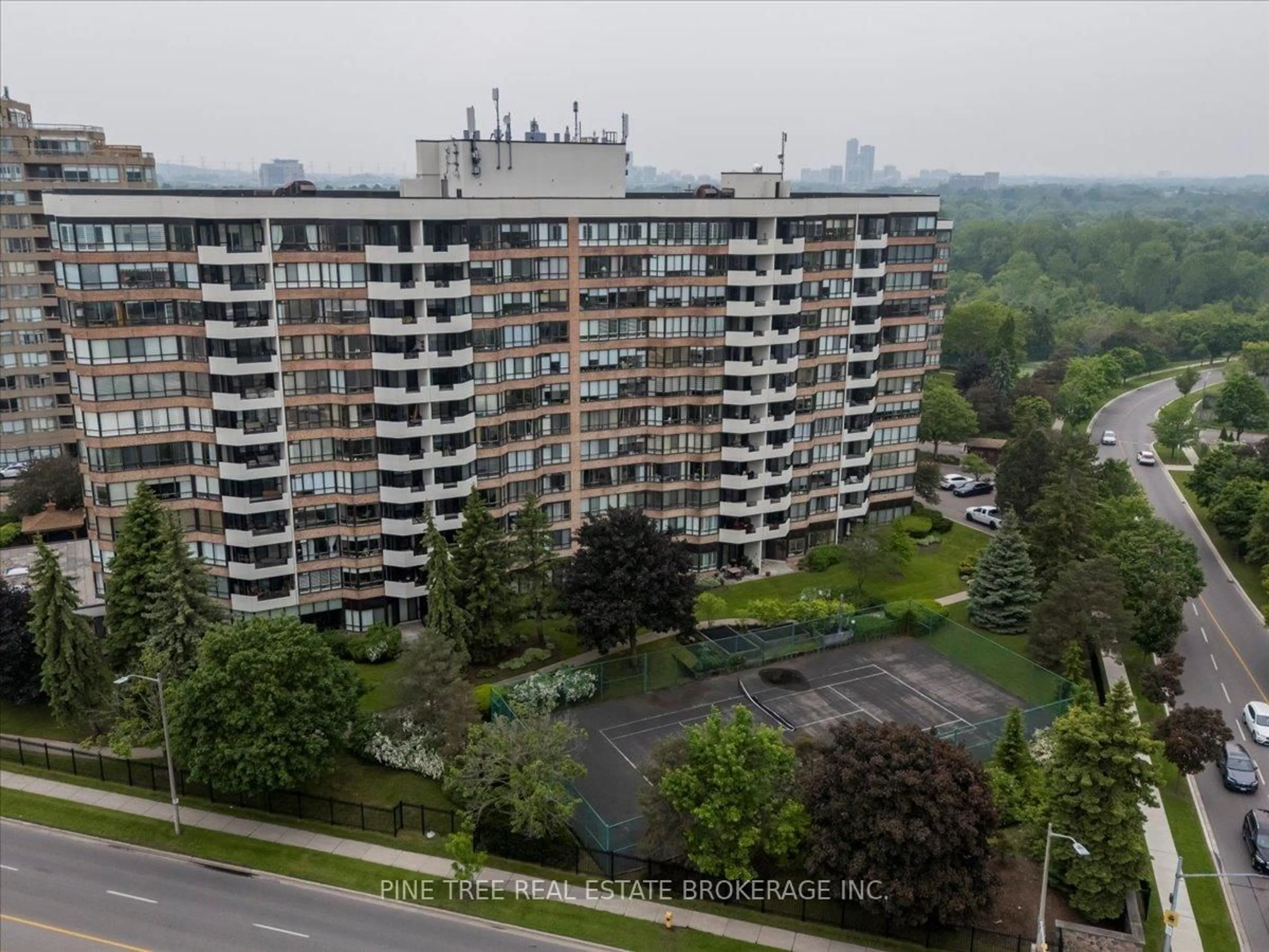 A pic from outside/outdoor area/front of a property/back of a property/a pic from drone, city buildings view from balcony for 25 Austin Dr #327, Markham Ontario L3R 8H4