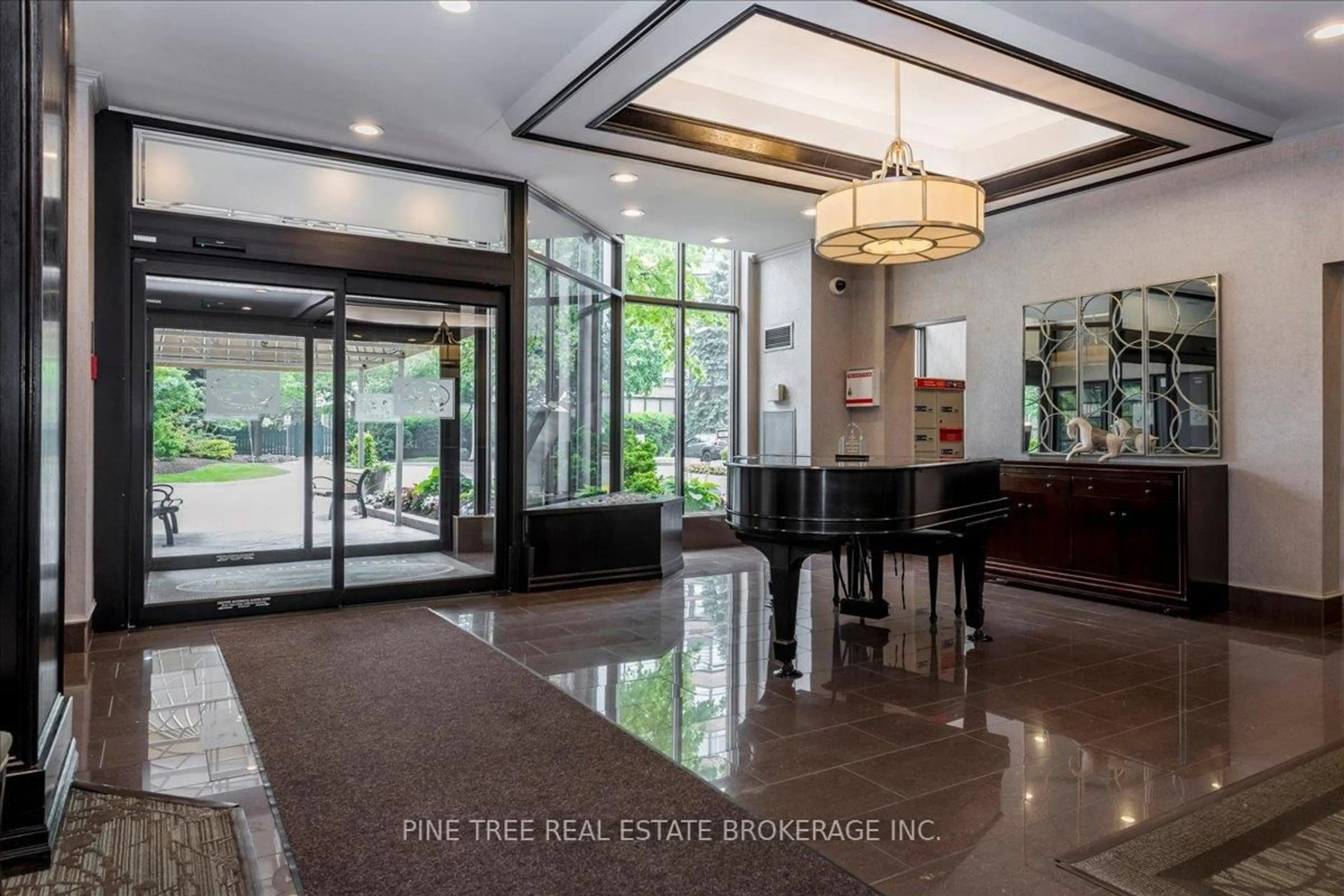 Indoor foyer for 25 Austin Dr #327, Markham Ontario L3R 8H4