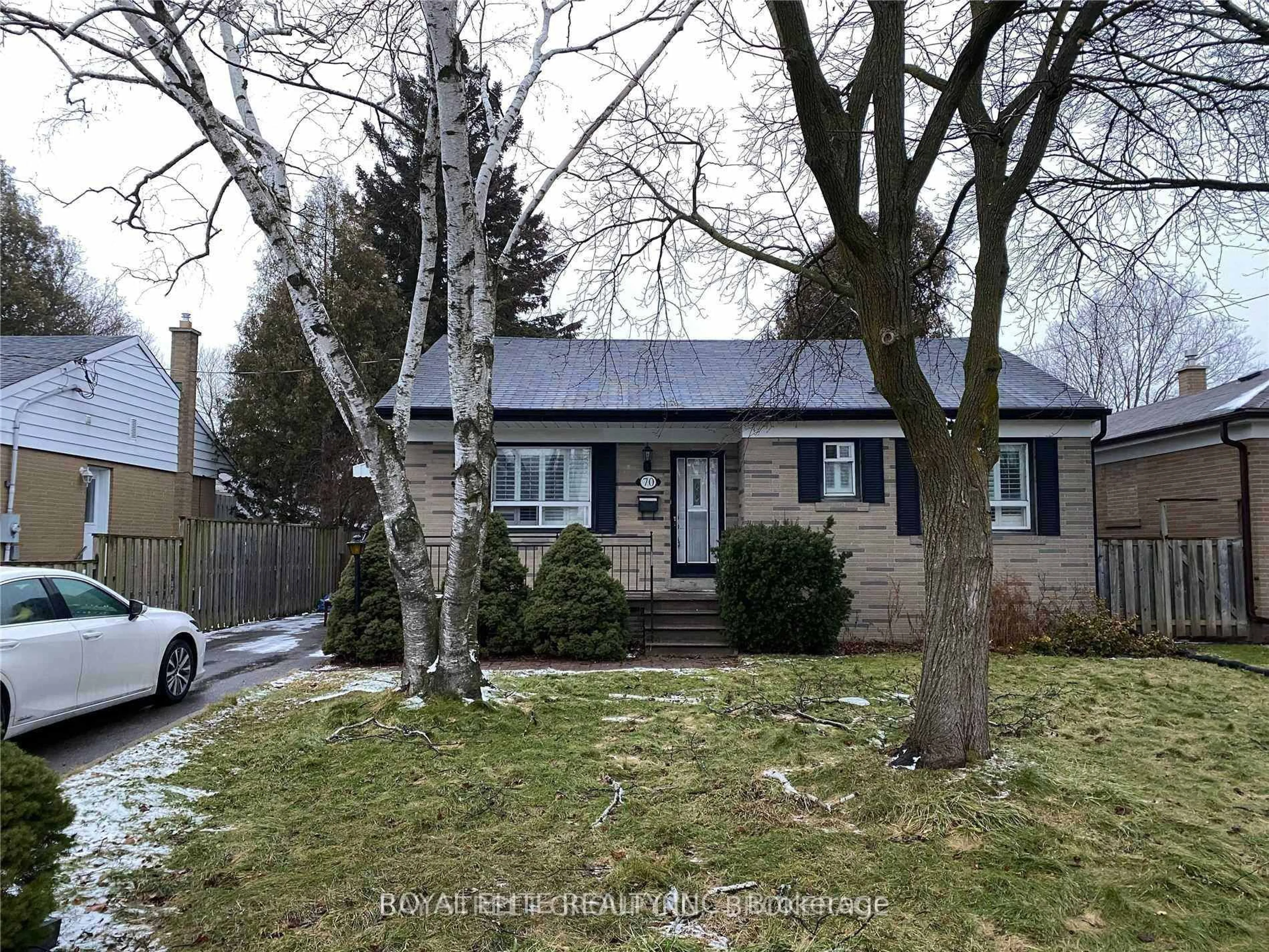 Home with brick exterior material, street for 70 Rockport Cres, Richmond Hill Ontario L4C 2L8