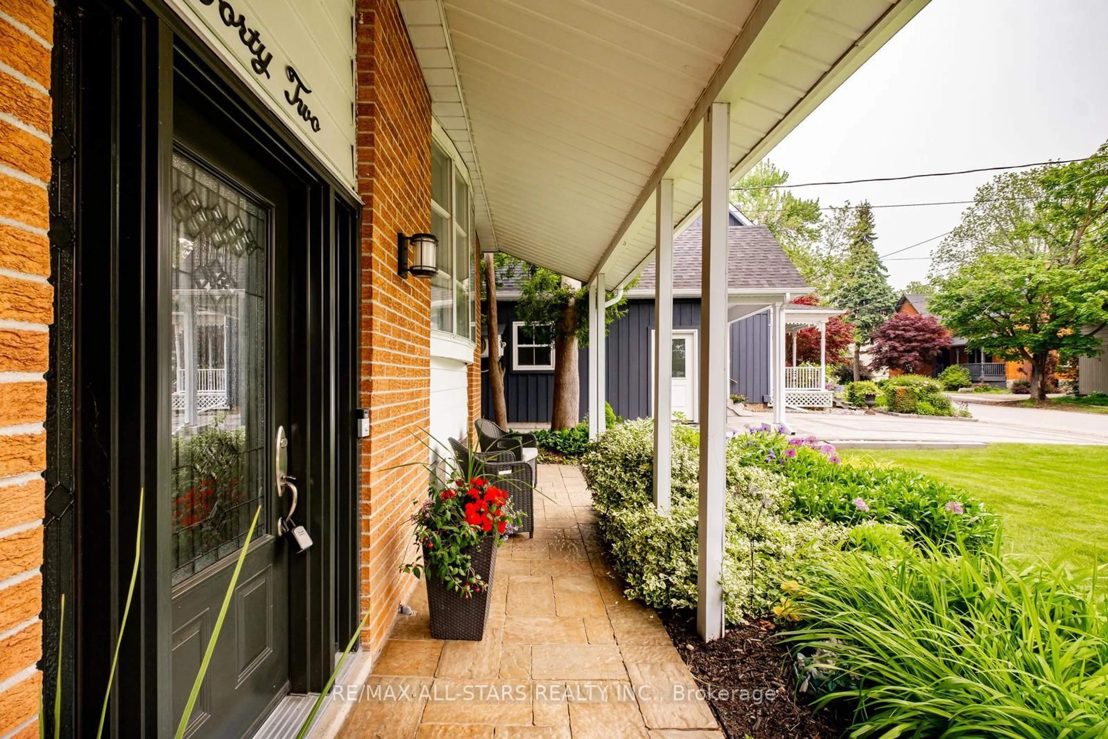 Unknown for 42 Clarke St, Whitchurch-Stouffville Ontario L4A 3R3