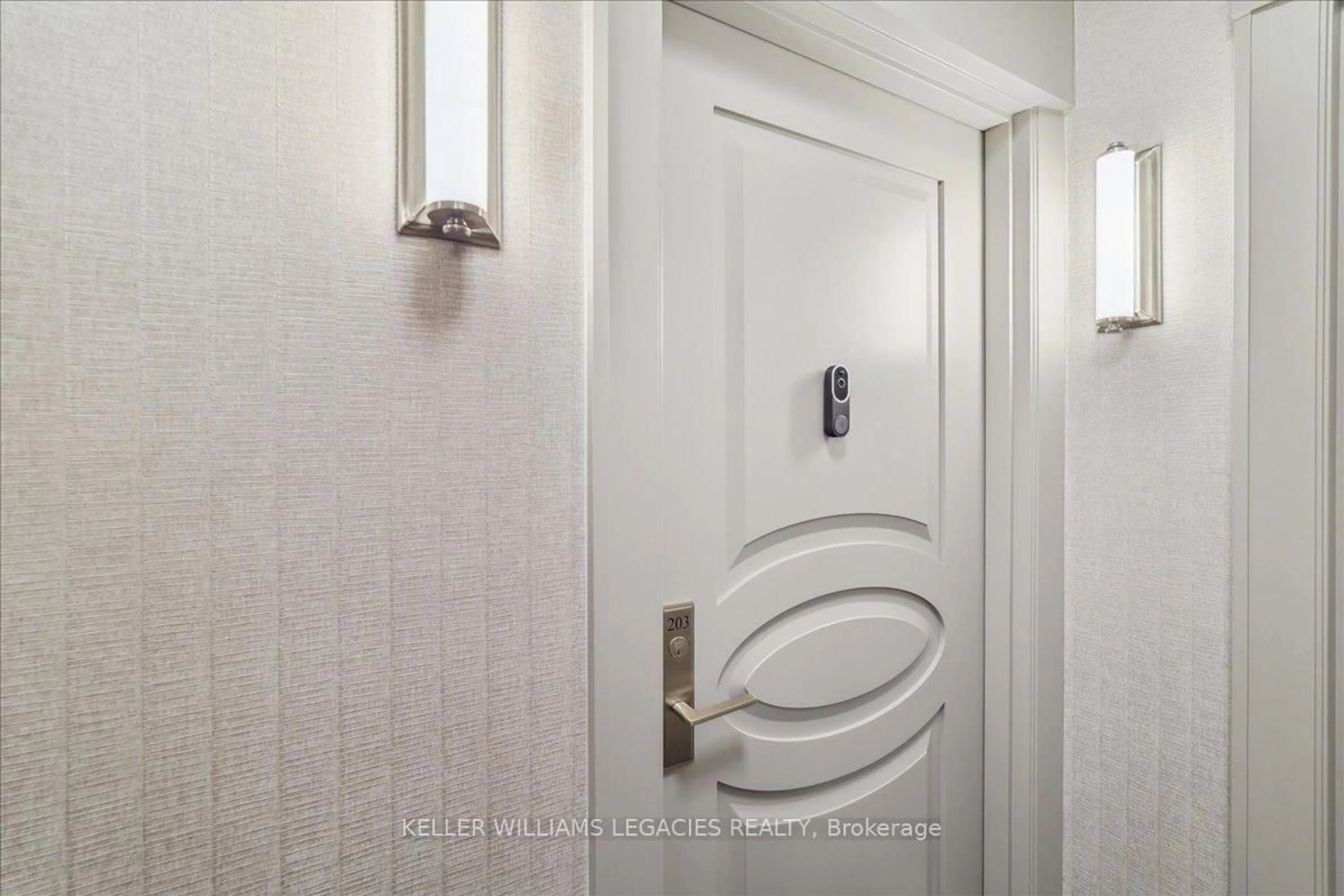 Indoor entryway for 9075 Jane St #203, Vaughan Ontario L4K 0L8