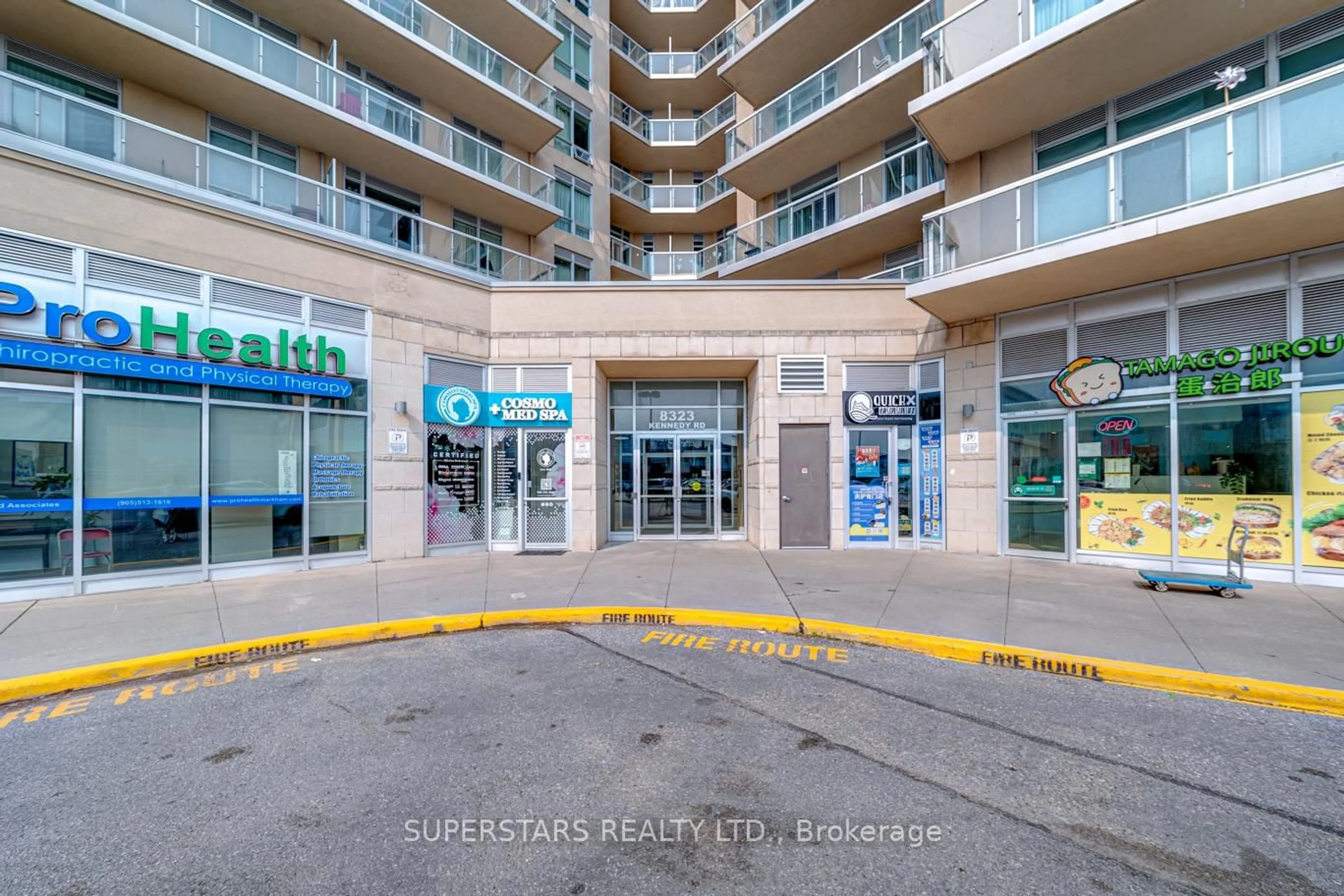 Indoor foyer for 8323 Kennedy Rd #922, Markham Ontario L3R 5W7