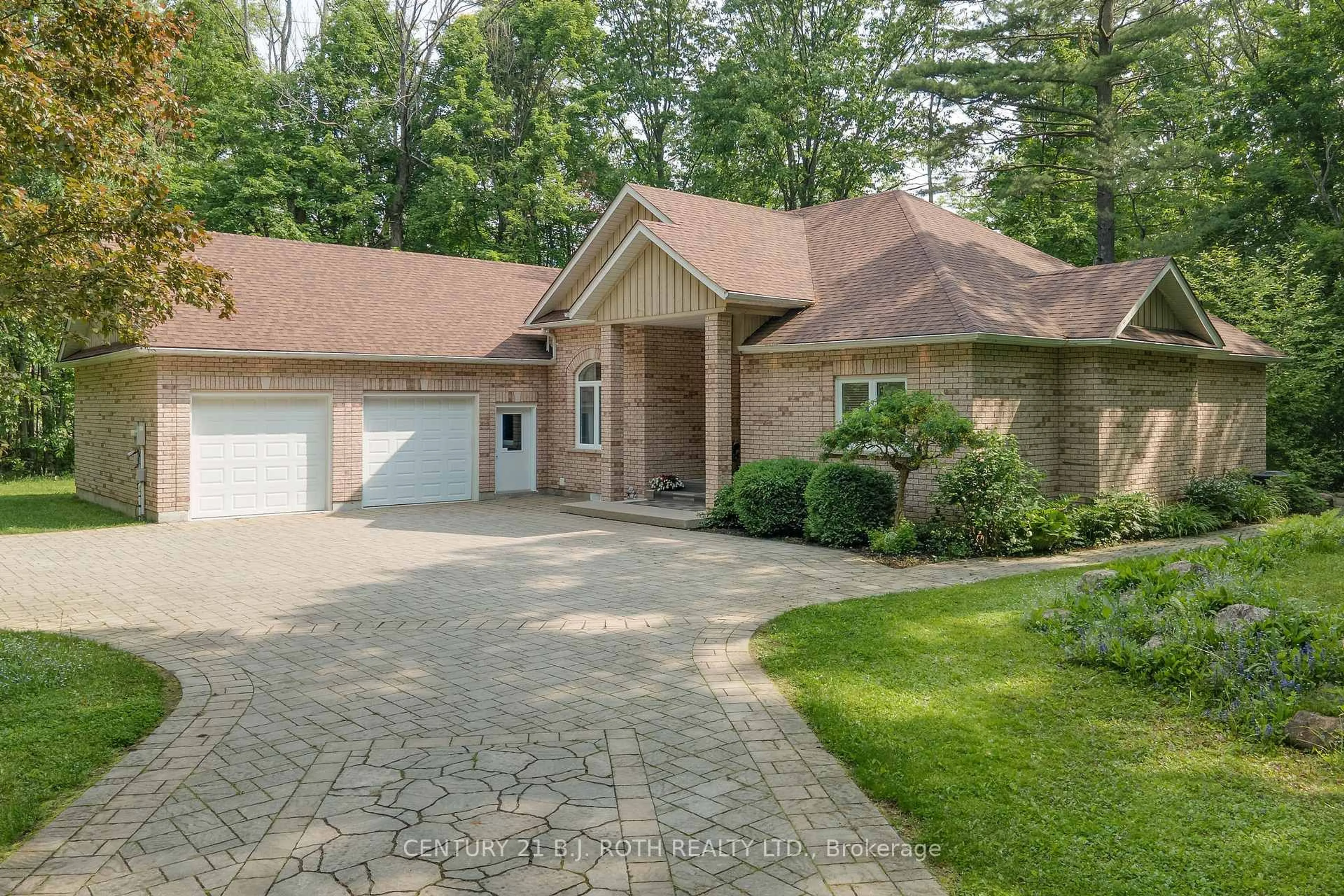 Home with brick exterior material, street for 3925 Algoma Ave, Innisfil Ontario L9S 2M4