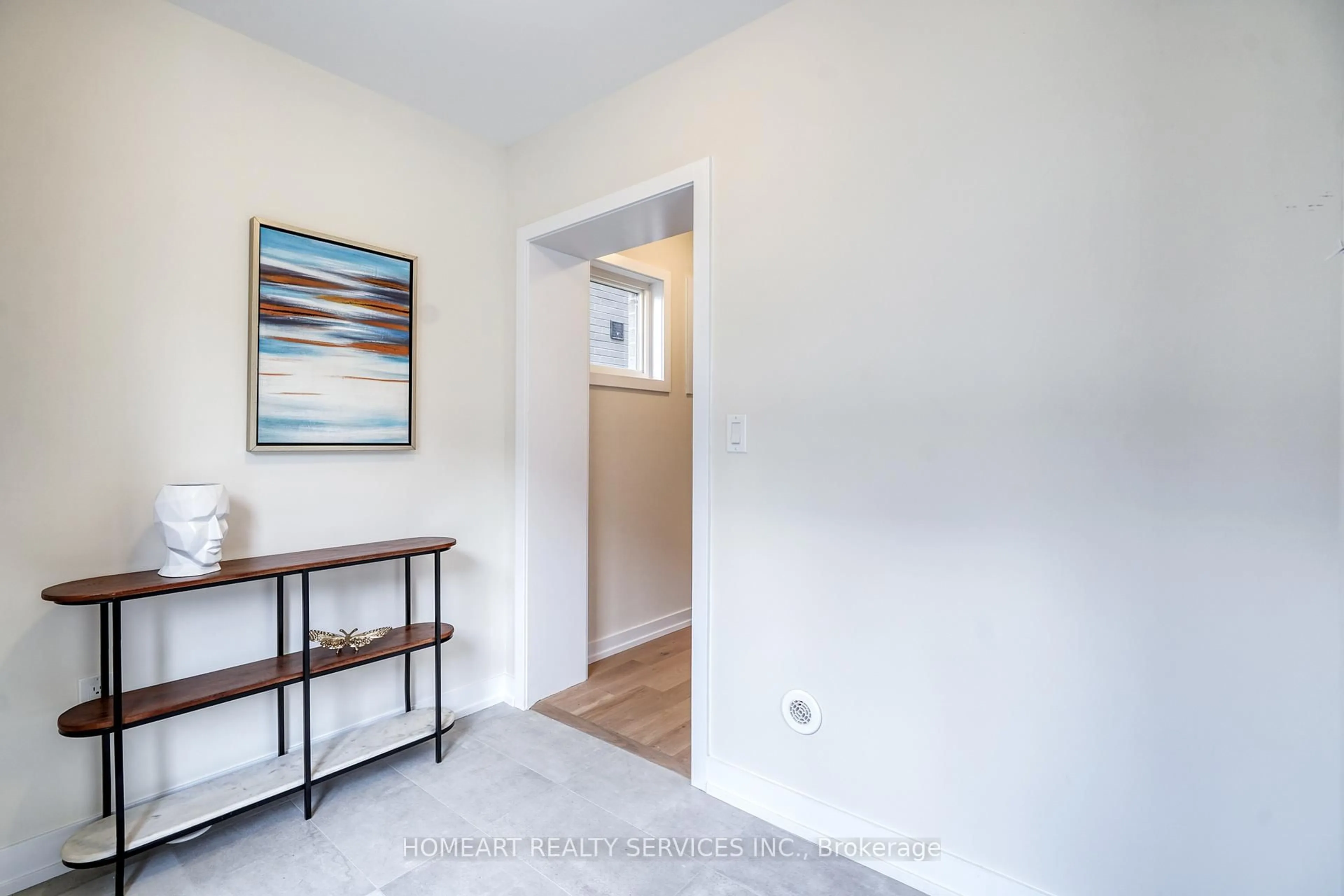 Indoor entryway for 62 Ingersoll Lane, Richmond Hill Ontario L4E 1G9
