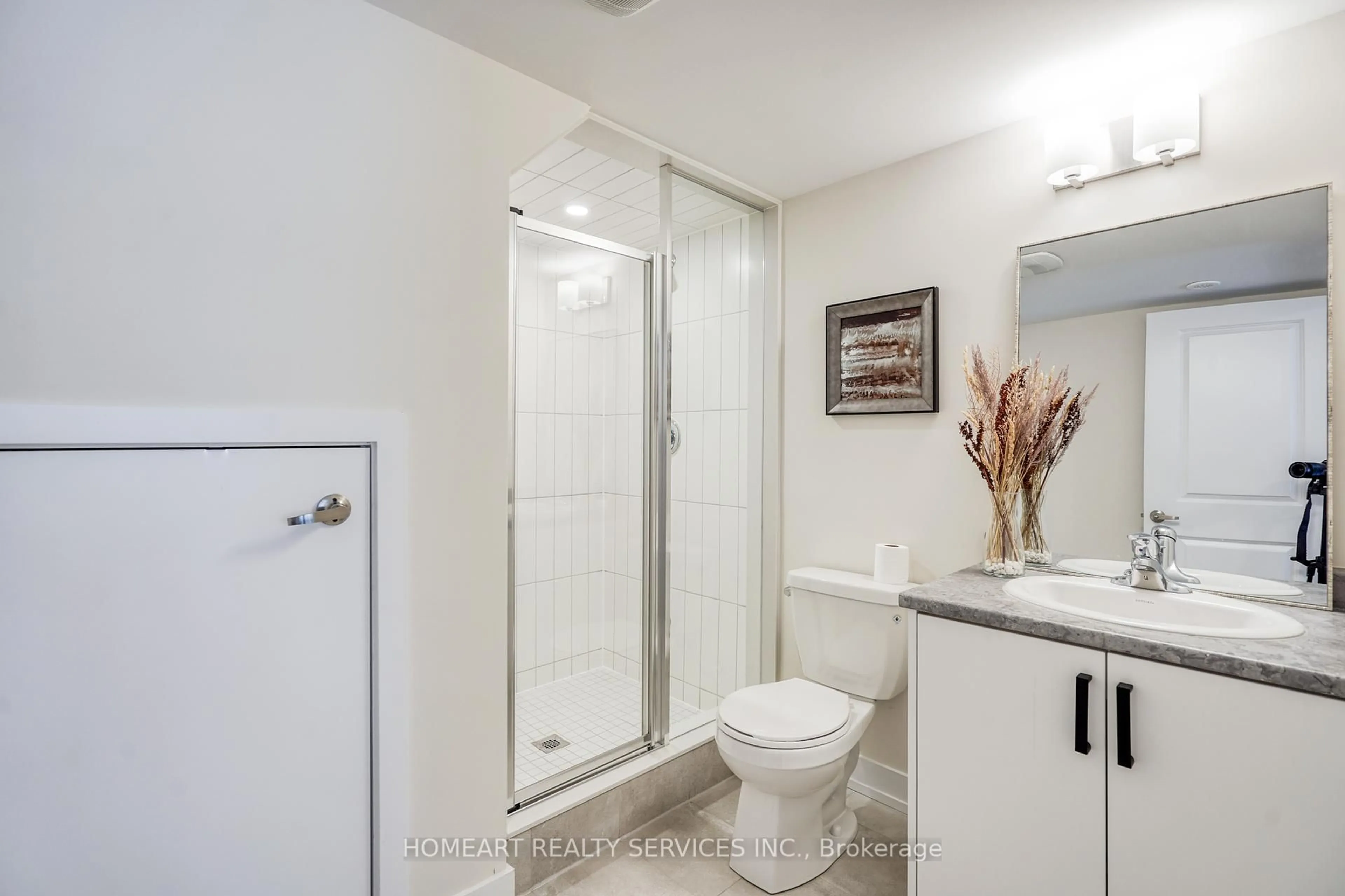 Standard bathroom, unknown for 62 Ingersoll Lane, Richmond Hill Ontario L4E 1G9