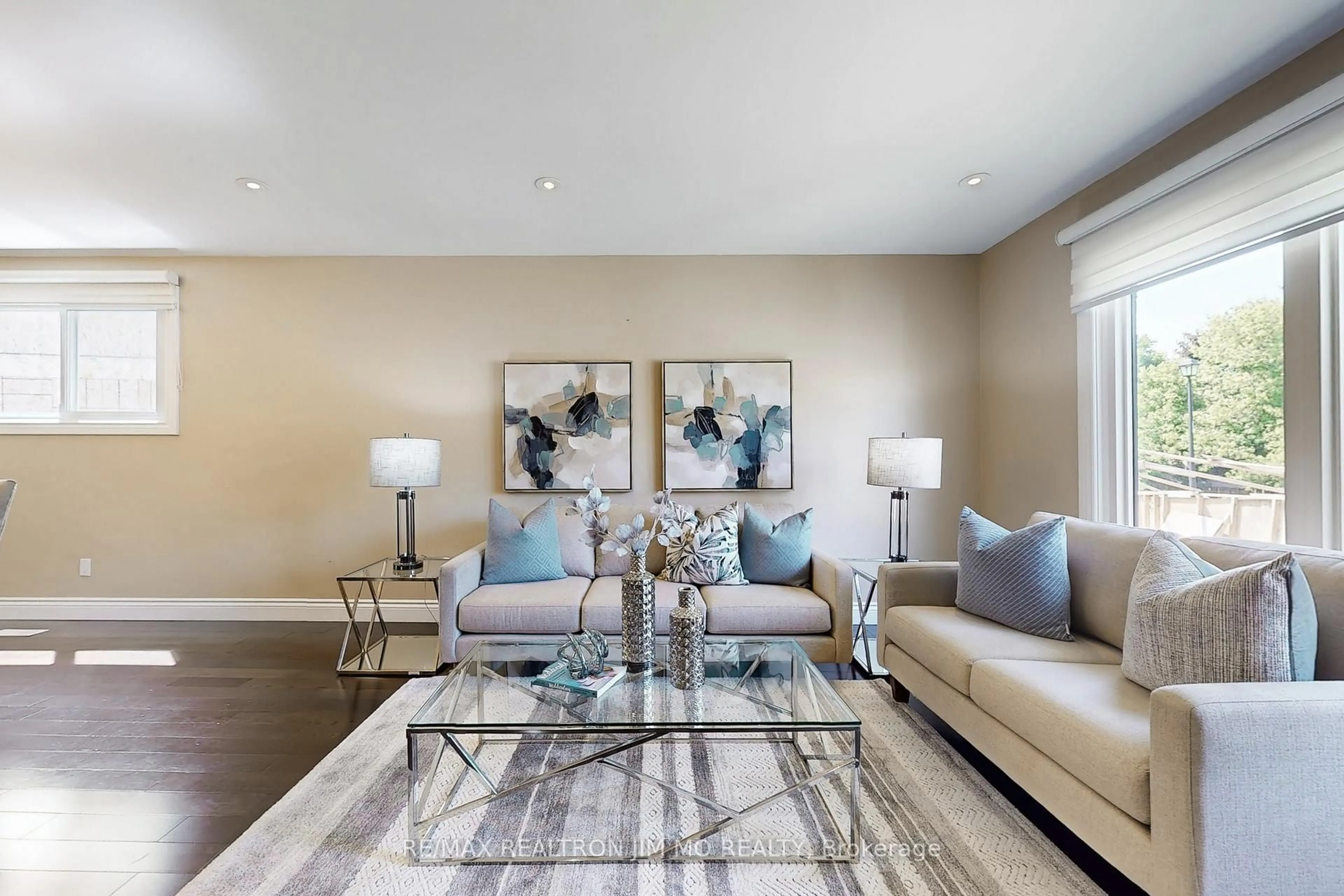 Living room with furniture, unknown for 46 Eastman Cres, Newmarket Ontario L3Y 5S1