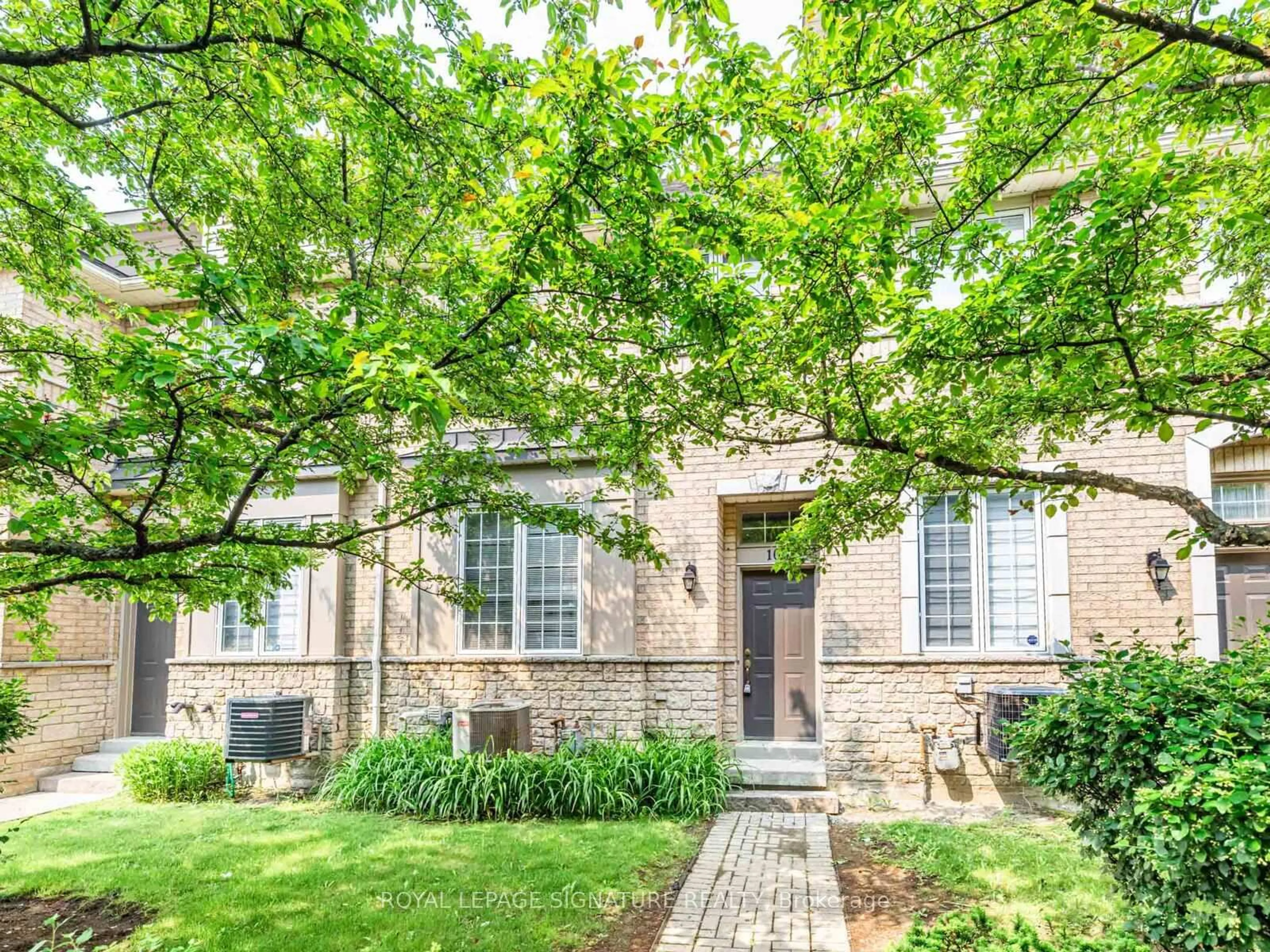 Home with brick exterior material, street for 23 Observatory Lane #100, Richmond Hill Ontario L4C 0M7