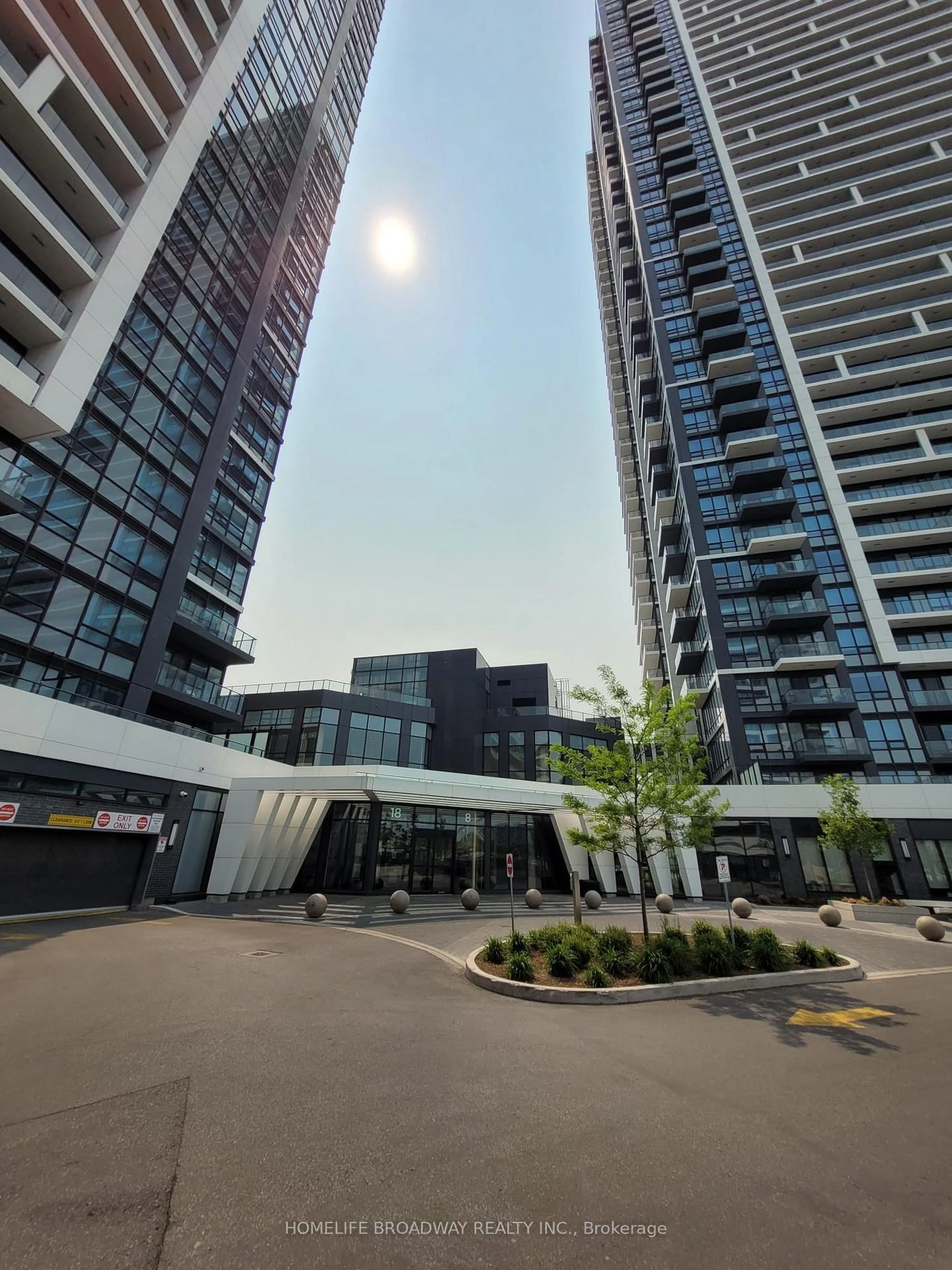 Indoor foyer for 18 Water Walk Dr #201, Markham Ontario L3R 6L5