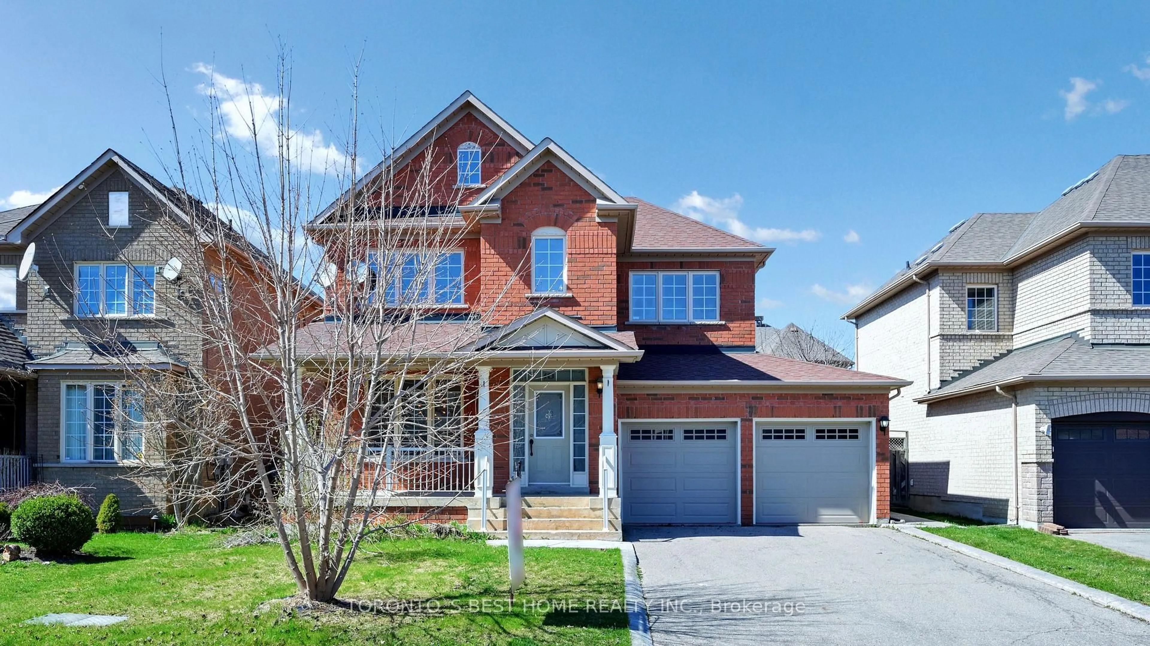 Home with brick exterior material, street for 10 Waldron Cres, Richmond Hill Ontario L4E 4A3