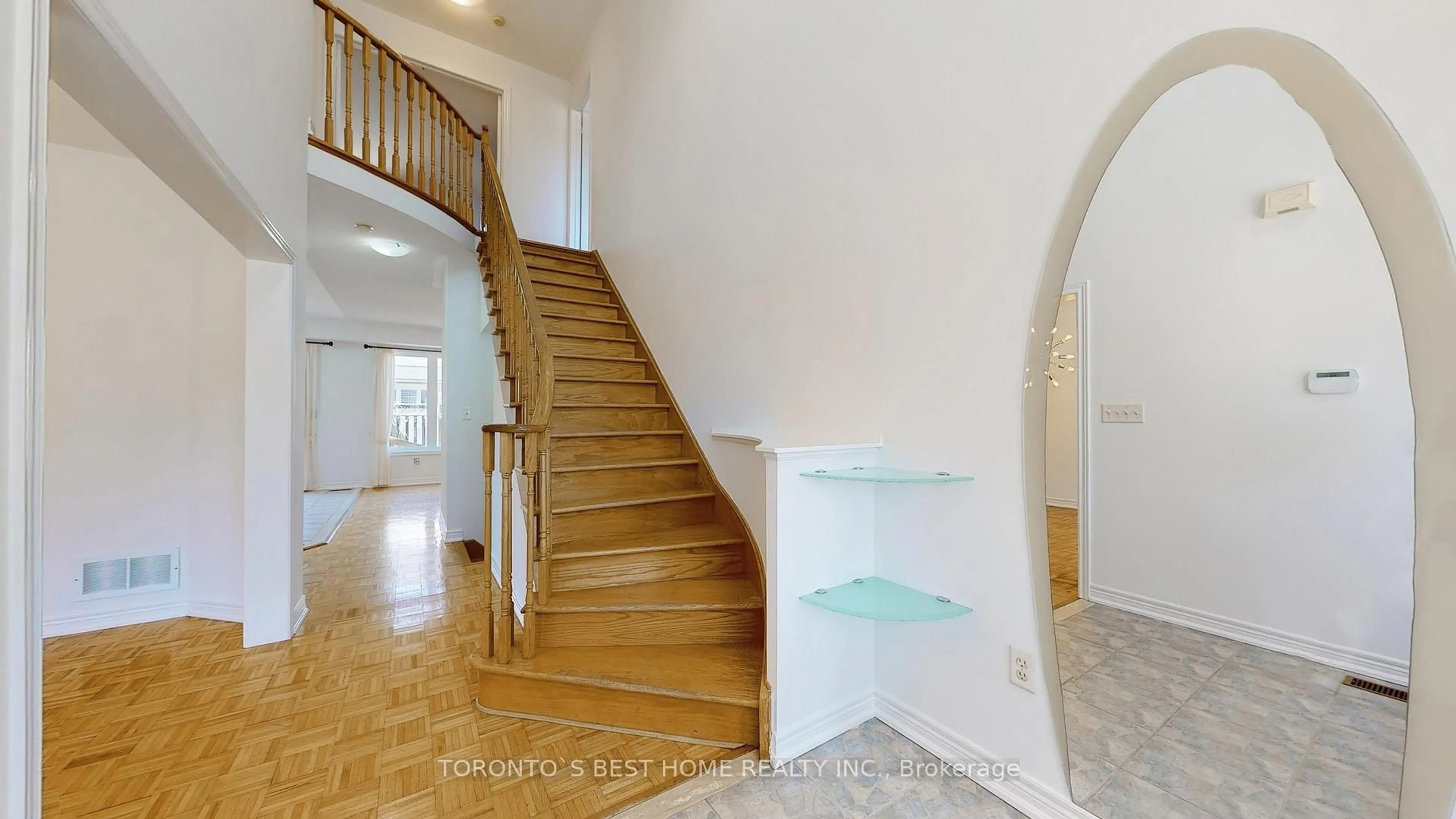 Unknown for 10 Waldron Cres, Richmond Hill Ontario L4E 4A3