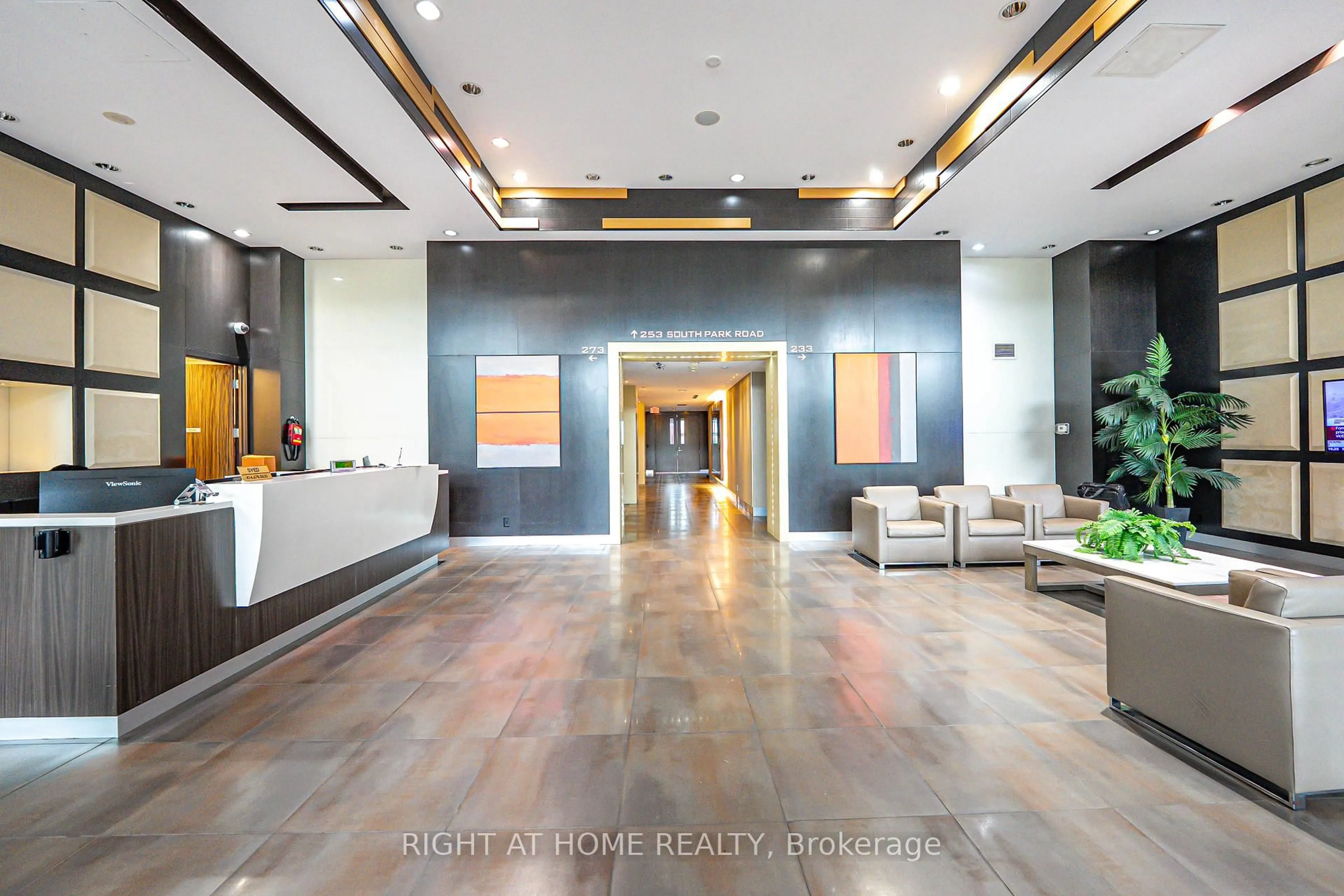 Lobby for 273 South Park Rd #809, Markham Ontario L3T 0B5