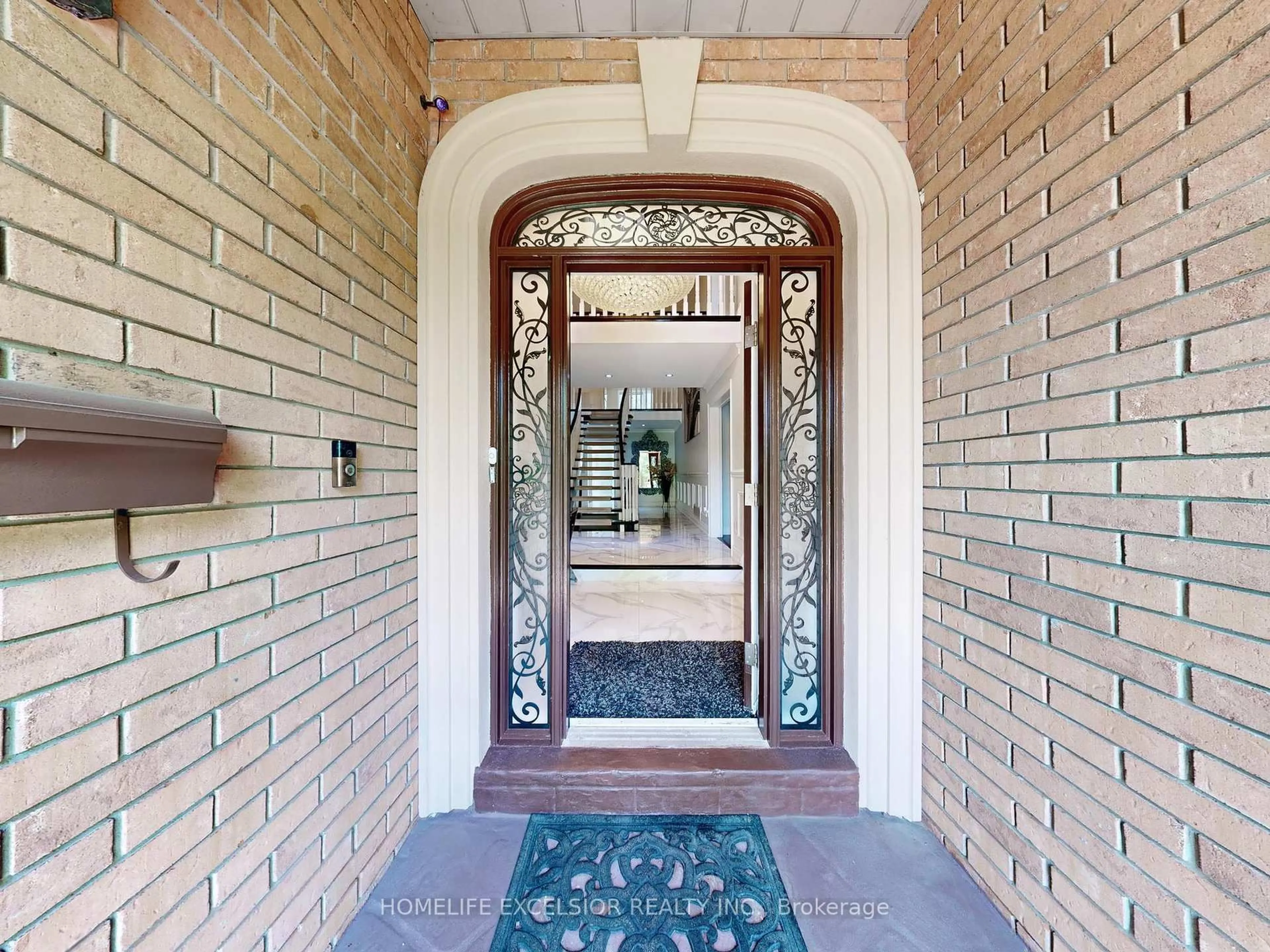 Indoor entryway for 66 Woodstone Ave, Richmond Hill Ontario L4S 1G9