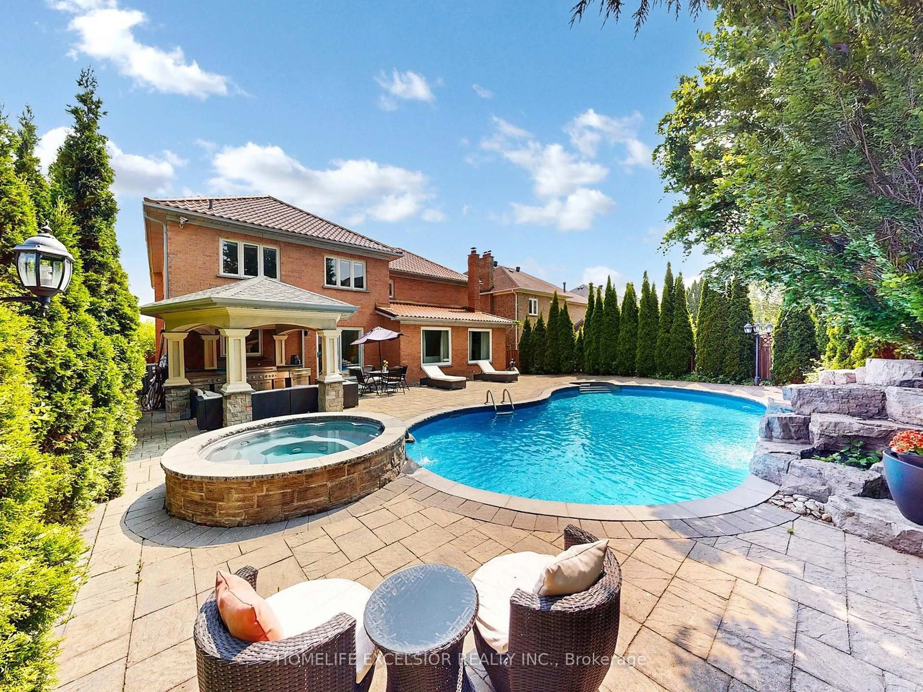 Pool for 66 Woodstone Ave, Richmond Hill Ontario L4S 1G9
