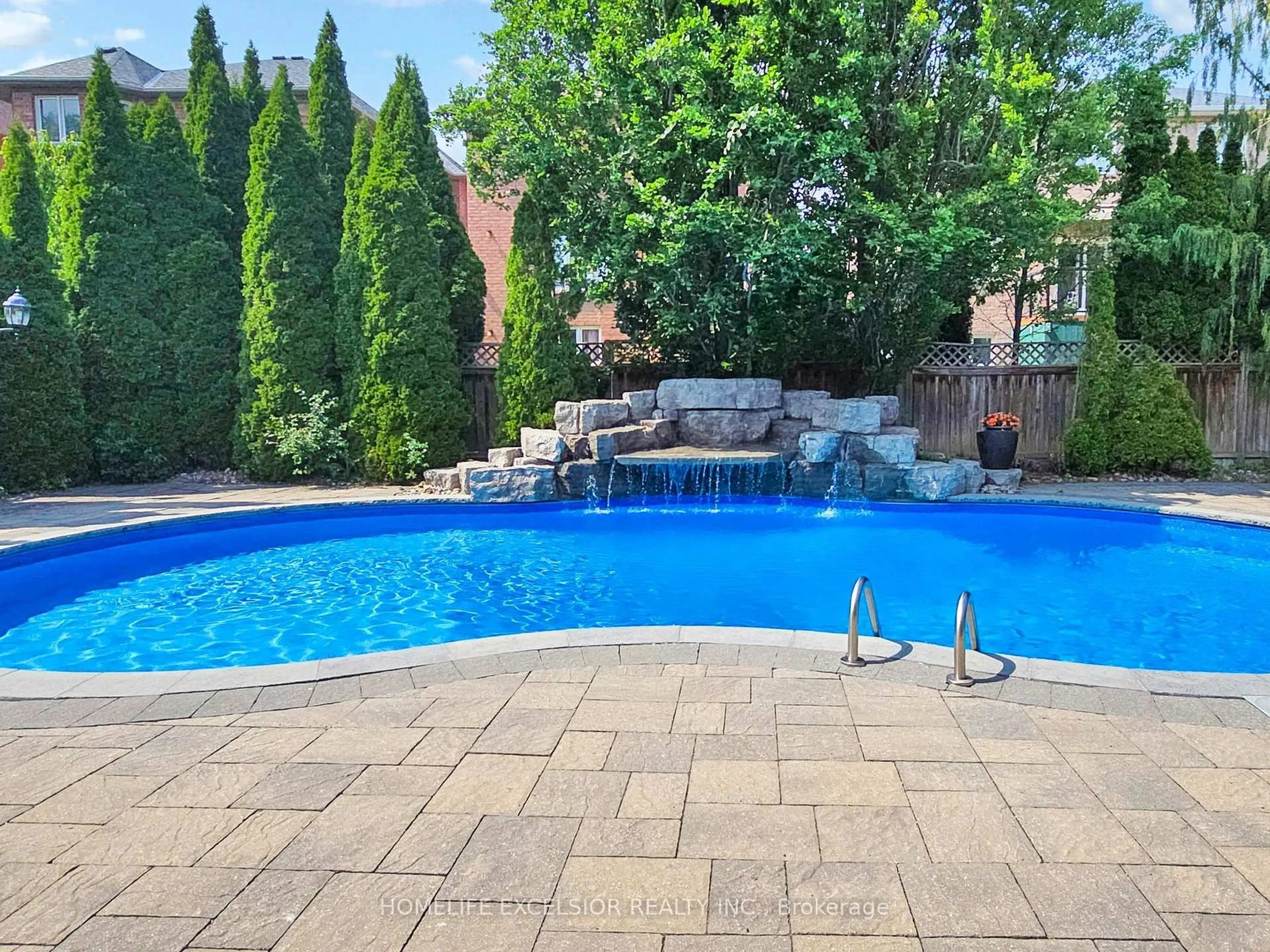 Pool for 66 Woodstone Ave, Richmond Hill Ontario L4S 1G9