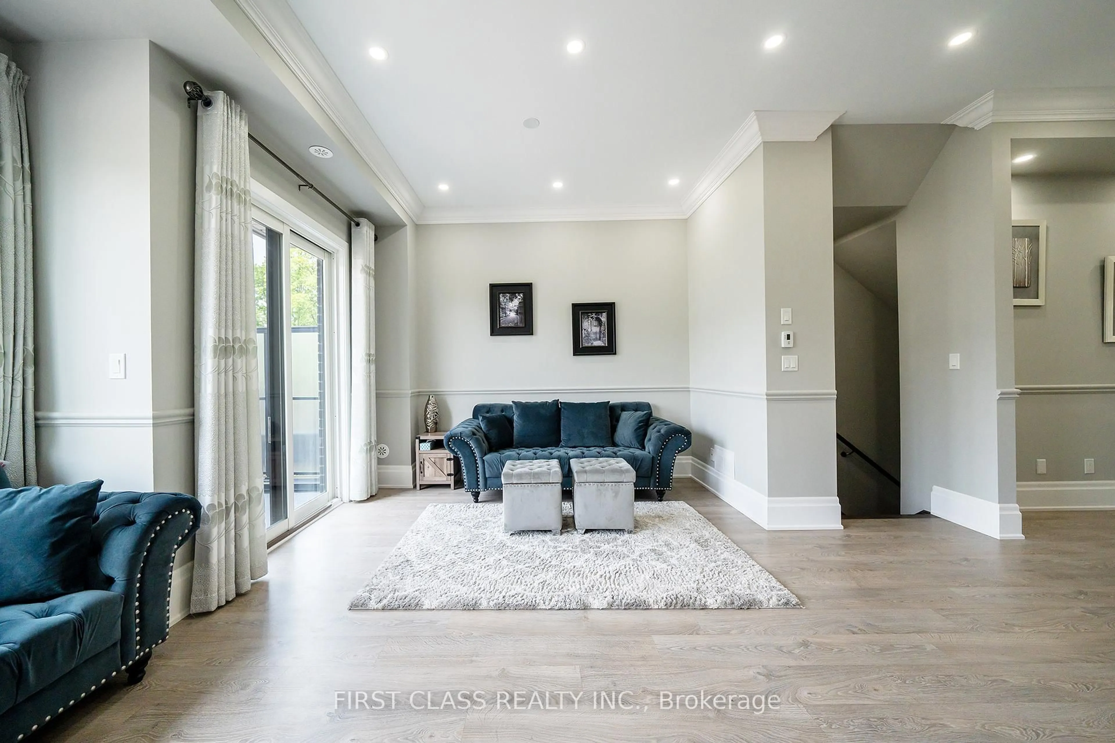Unknown for 3880 Major Mackenzie Dr, Vaughan Ontario L4H 4R2