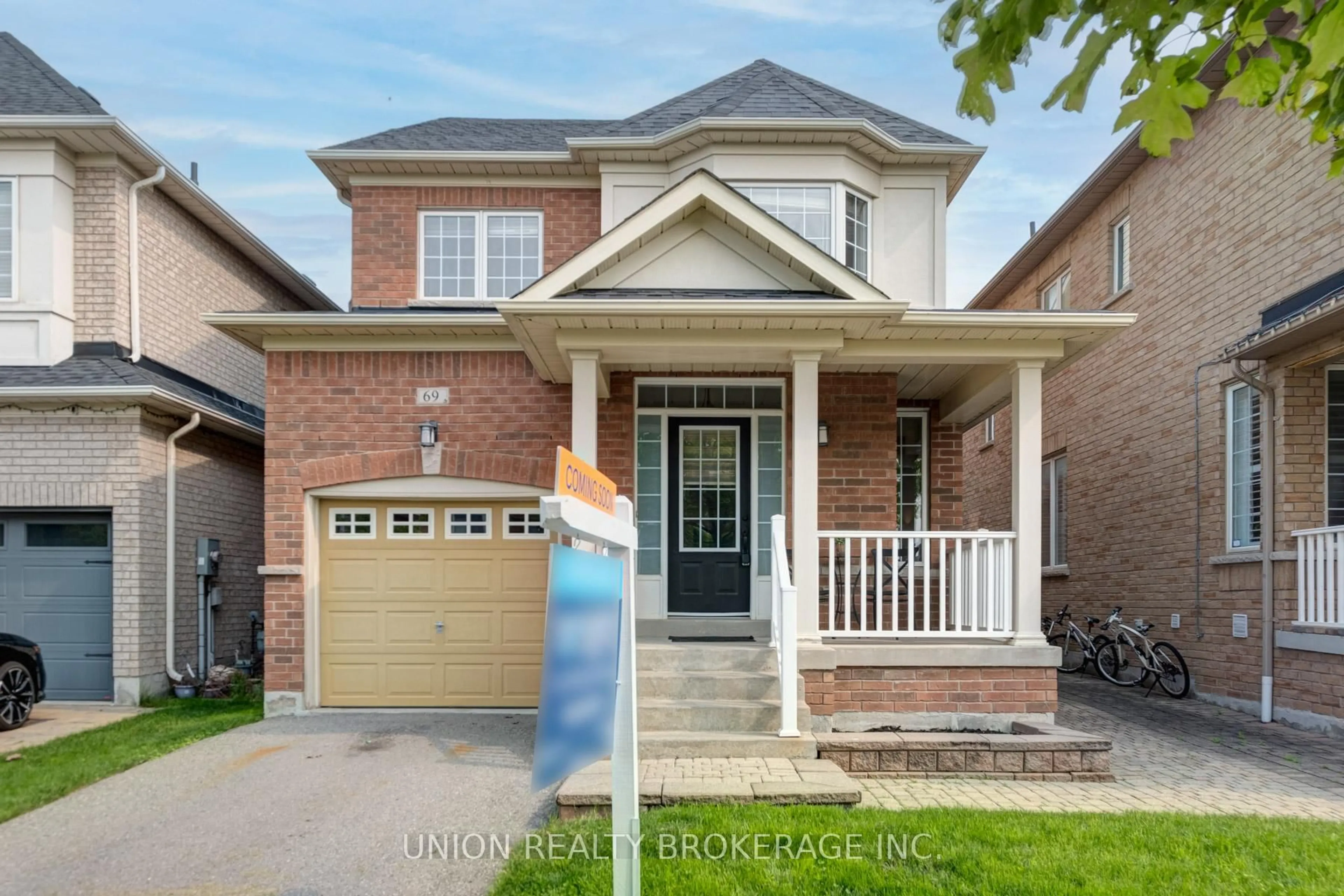 Home with brick exterior material, street for 69 Mantle Ave, Whitchurch-Stouffville Ontario L4A 0M8