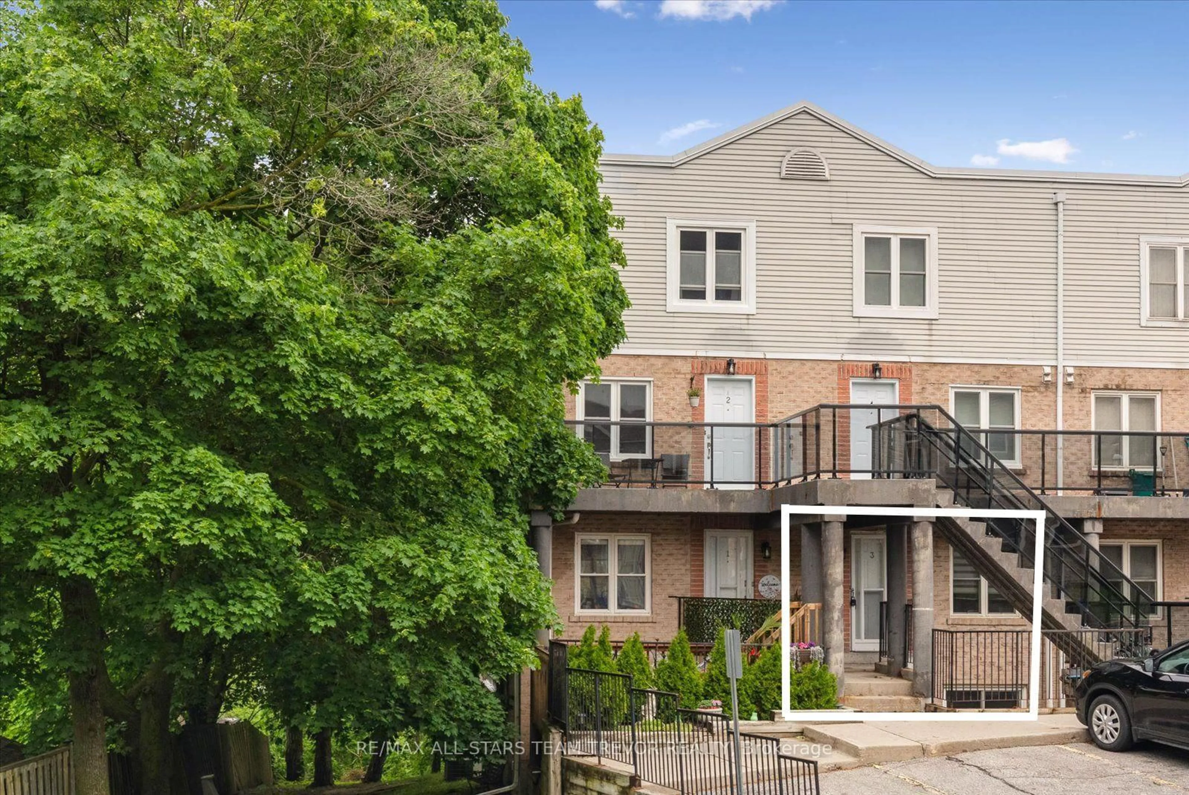 Unknown for 115 Main St, Newmarket Ontario L3Y 8J2