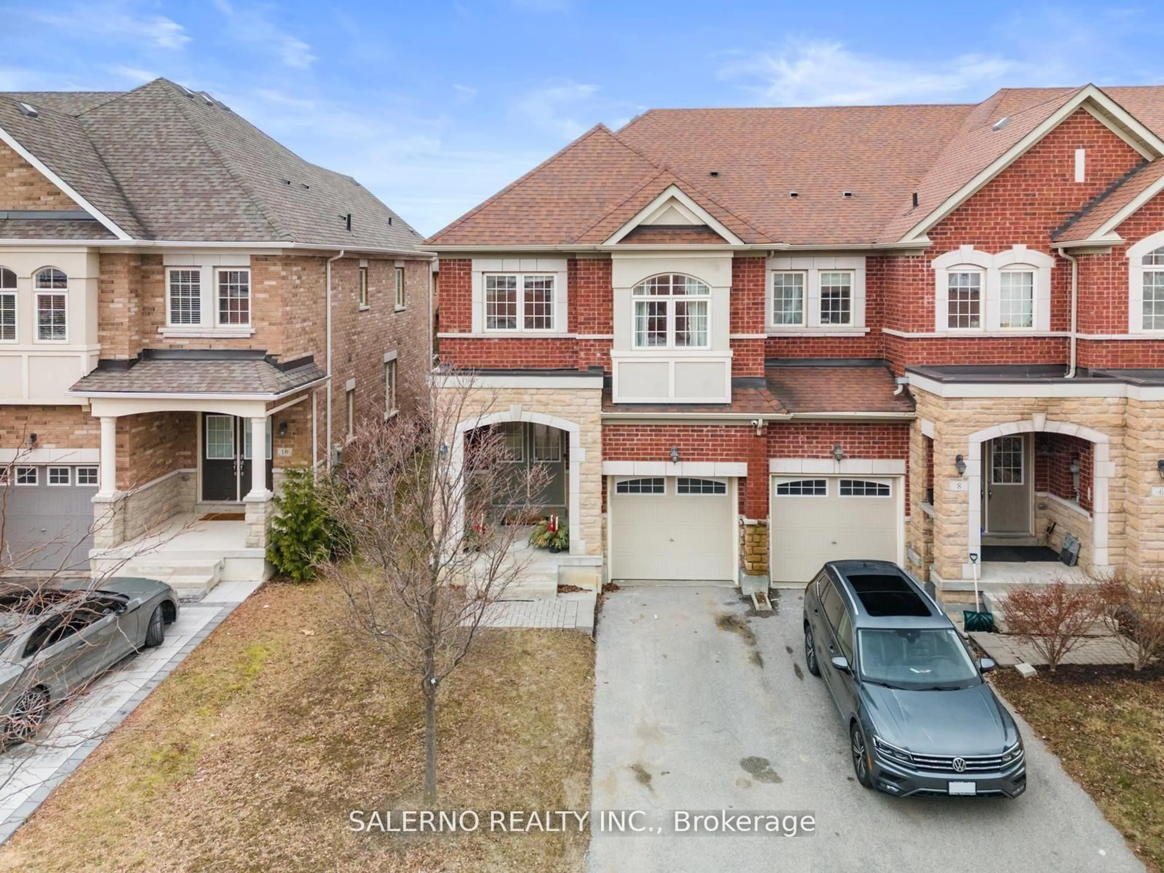 A pic from outside/outdoor area/front of a property/back of a property/a pic from drone, street for 10 Isherwood Cres, Vaughan Ontario L4L 1A6