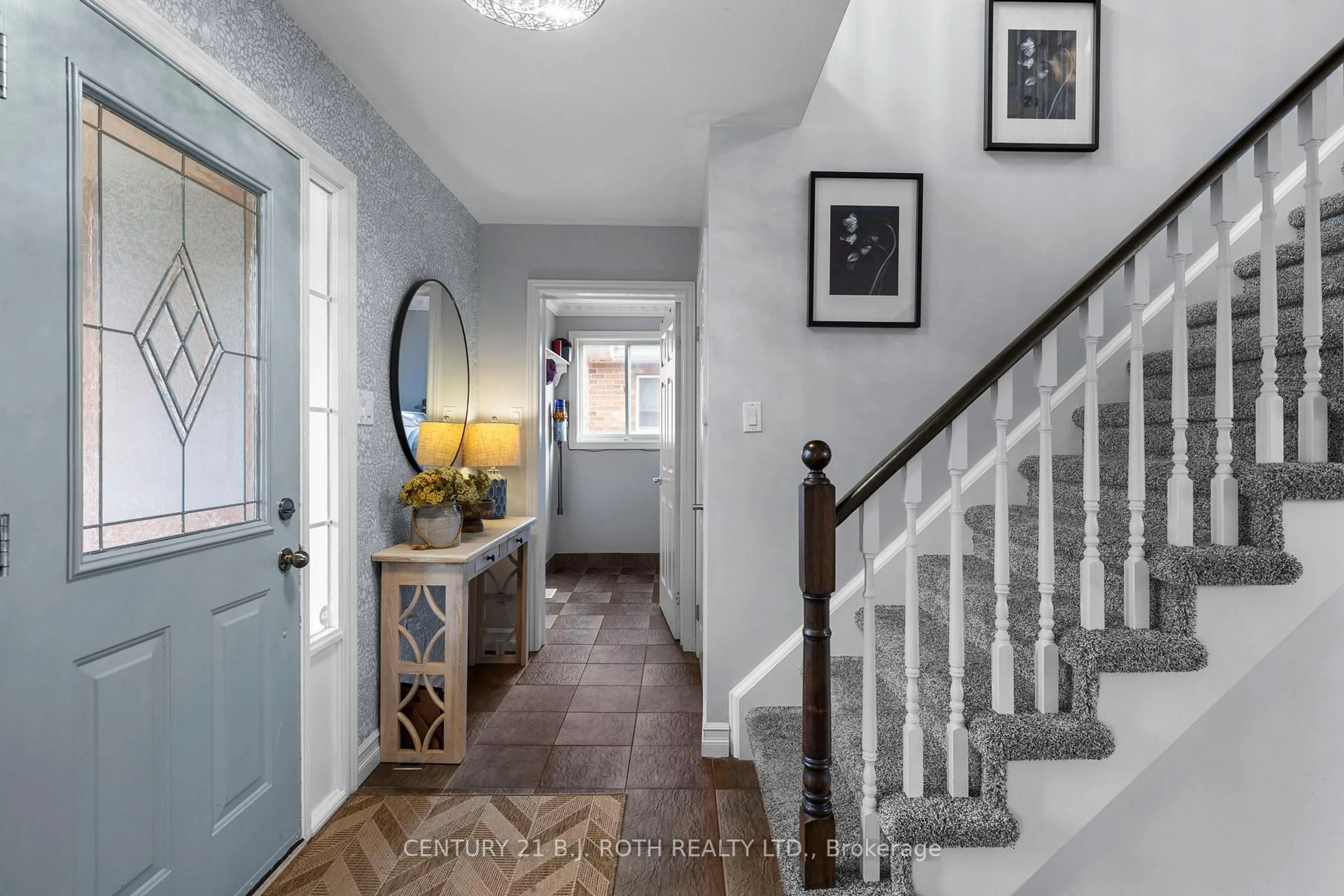 Indoor entryway for 2223 JACK Cres, Innisfil Ontario L9S 2C7