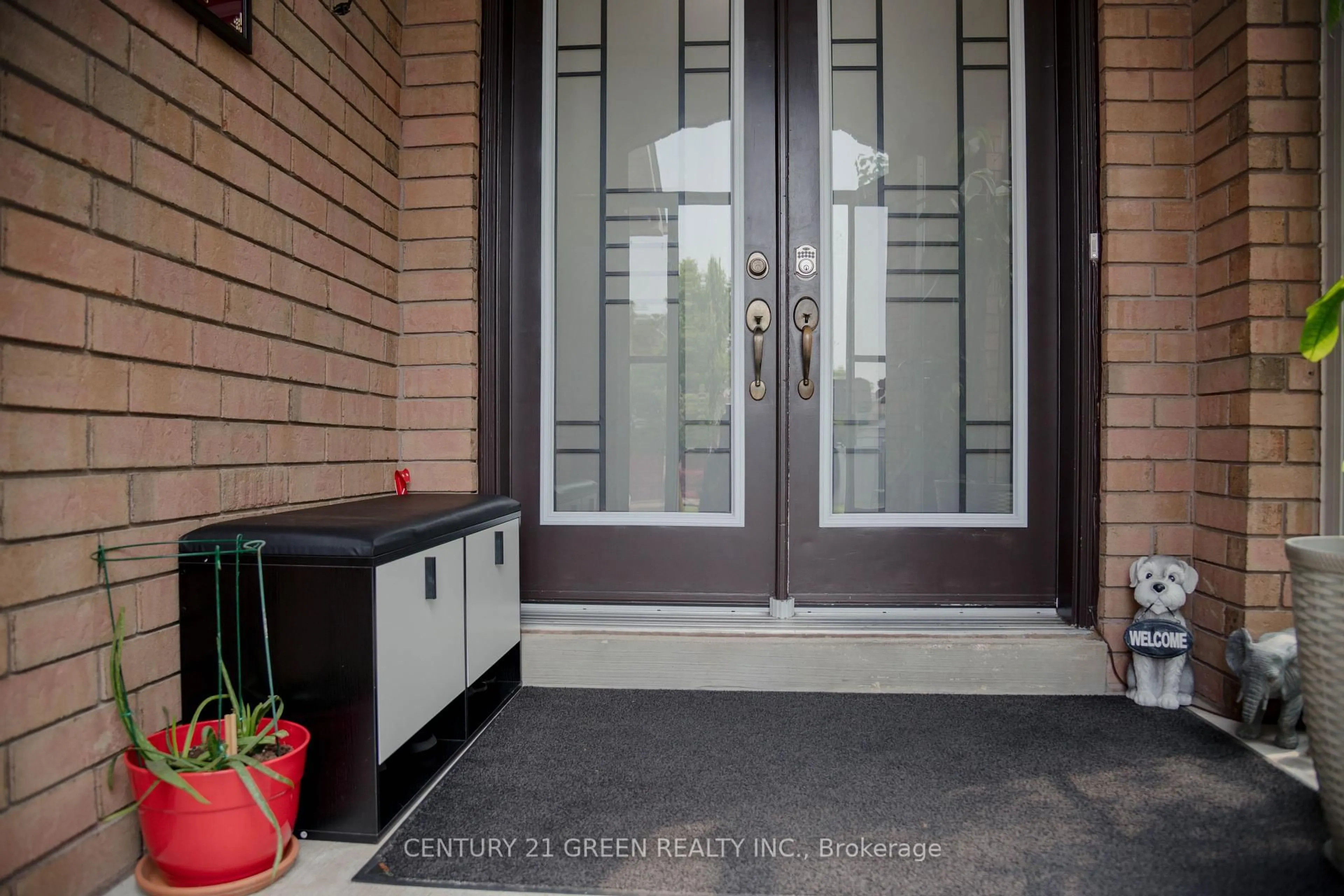 Indoor entryway for 41 Sequoia Rd, Vaughan Ontario L4H 1W6