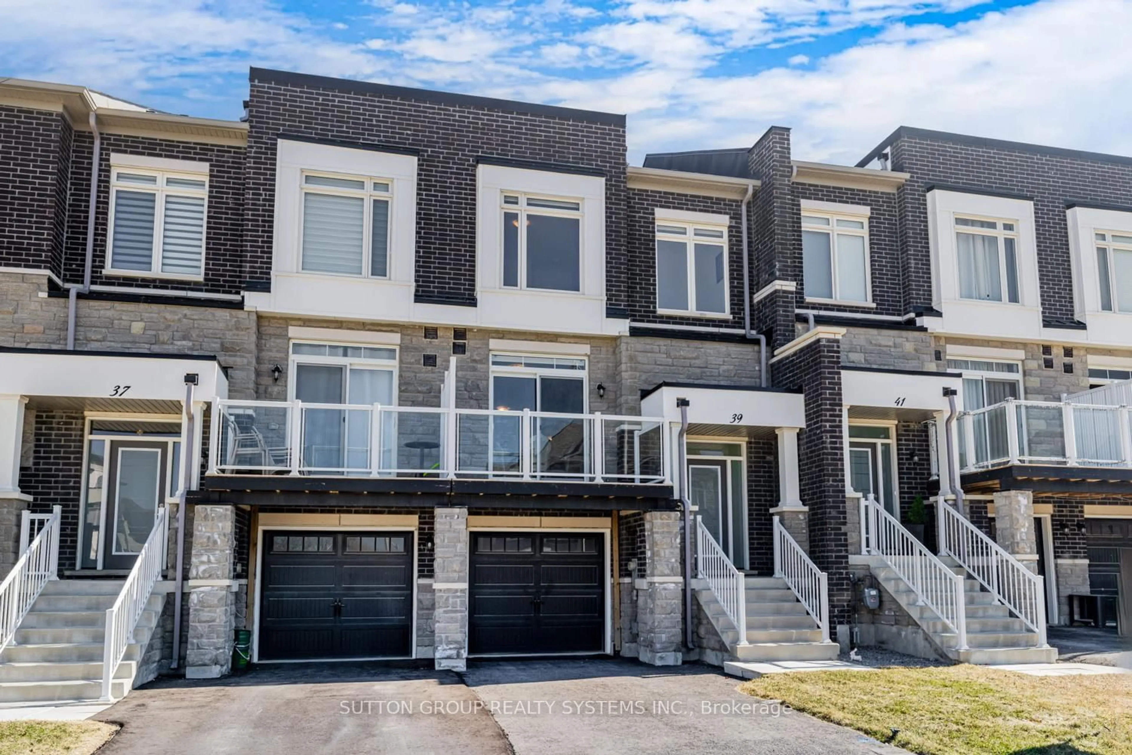 Home with brick exterior material, street for 39 Seguin St, Richmond Hill Ontario L4E 1H9