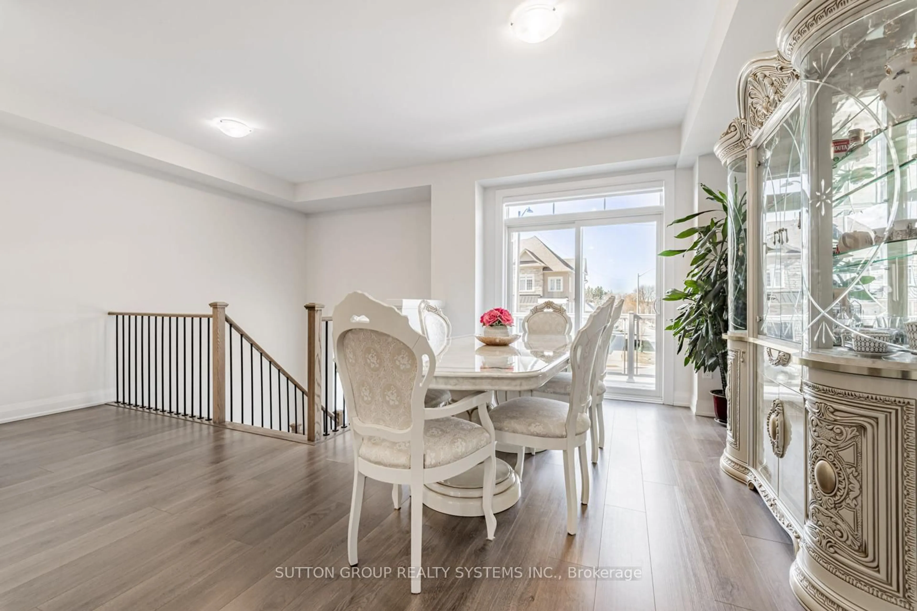 Dining room, wood/laminate floor for 39 Seguin St, Richmond Hill Ontario L4E 1H9