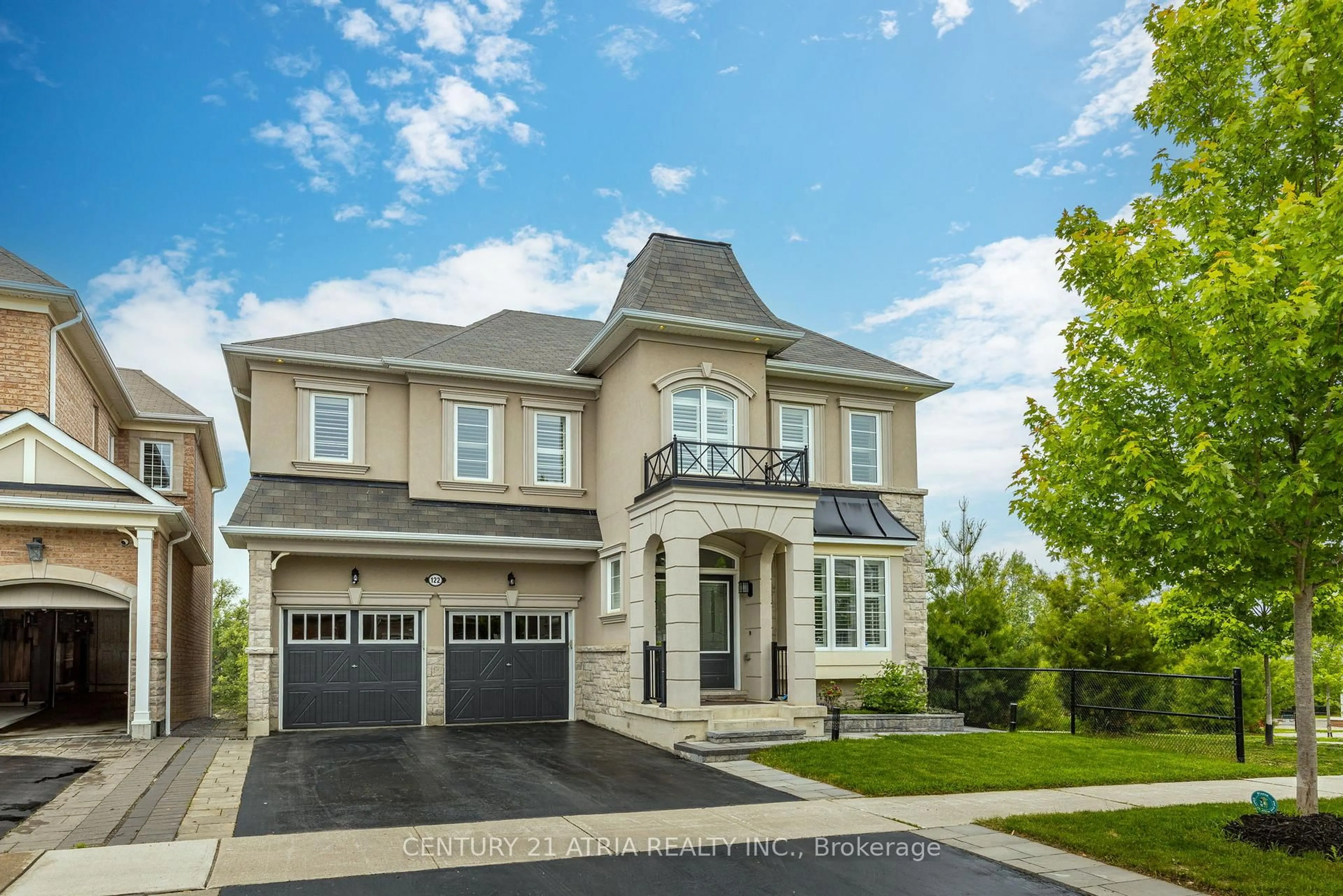 Home with brick exterior material, street for 122 Degraaf Cres, Aurora Ontario L4G 0X2