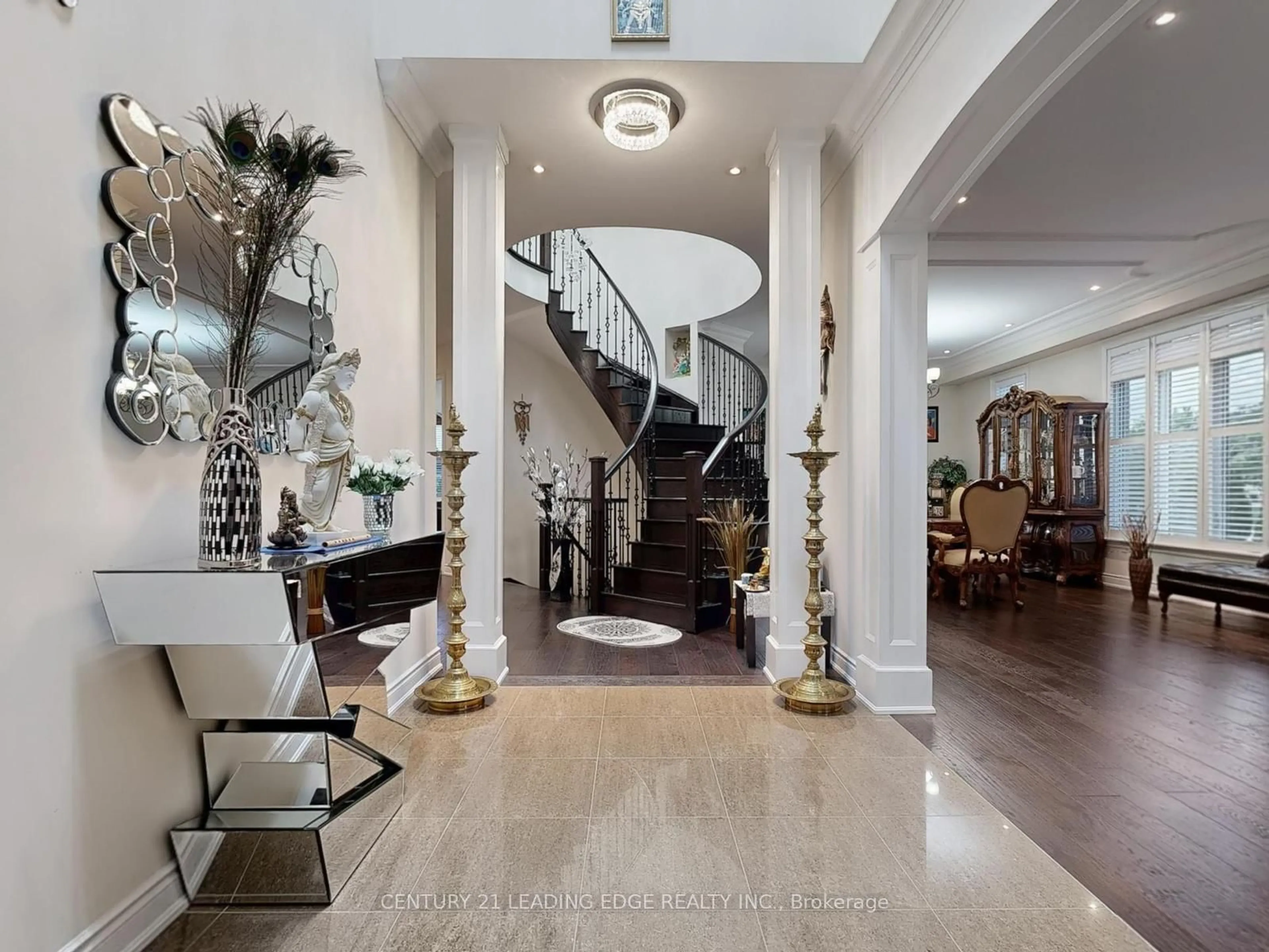 Indoor foyer for 60 Stonesthrow Cres, Uxbridge Ontario L0C 1A0