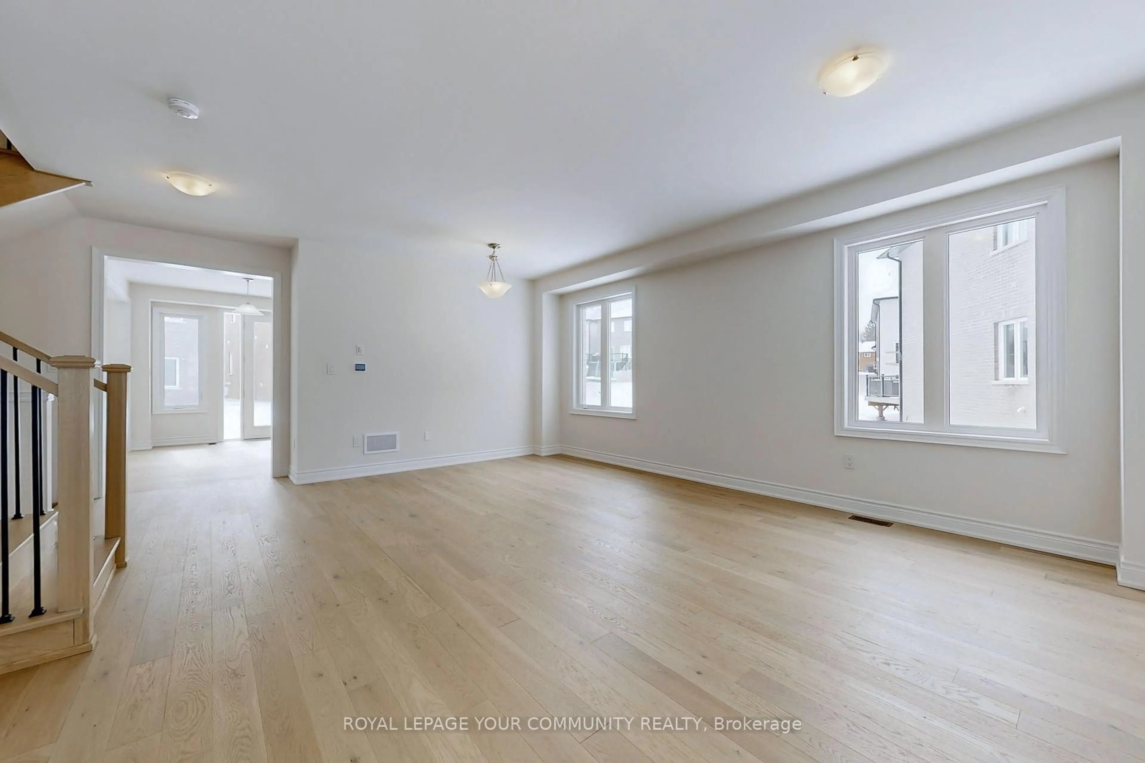A pic of a room for 7 Dawn Blossom Dr, Georgina Ontario L4P 0H4