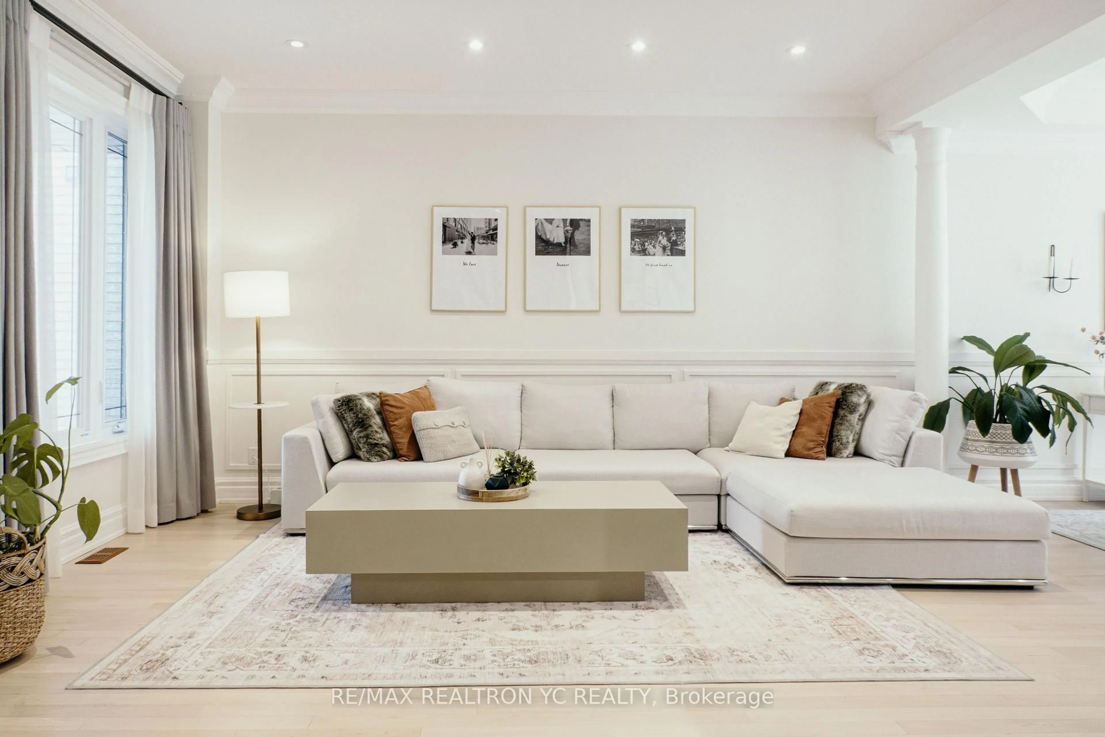 Living room with furniture, unknown for 125 Katerina Ave, Vaughan Ontario L4J 8H3