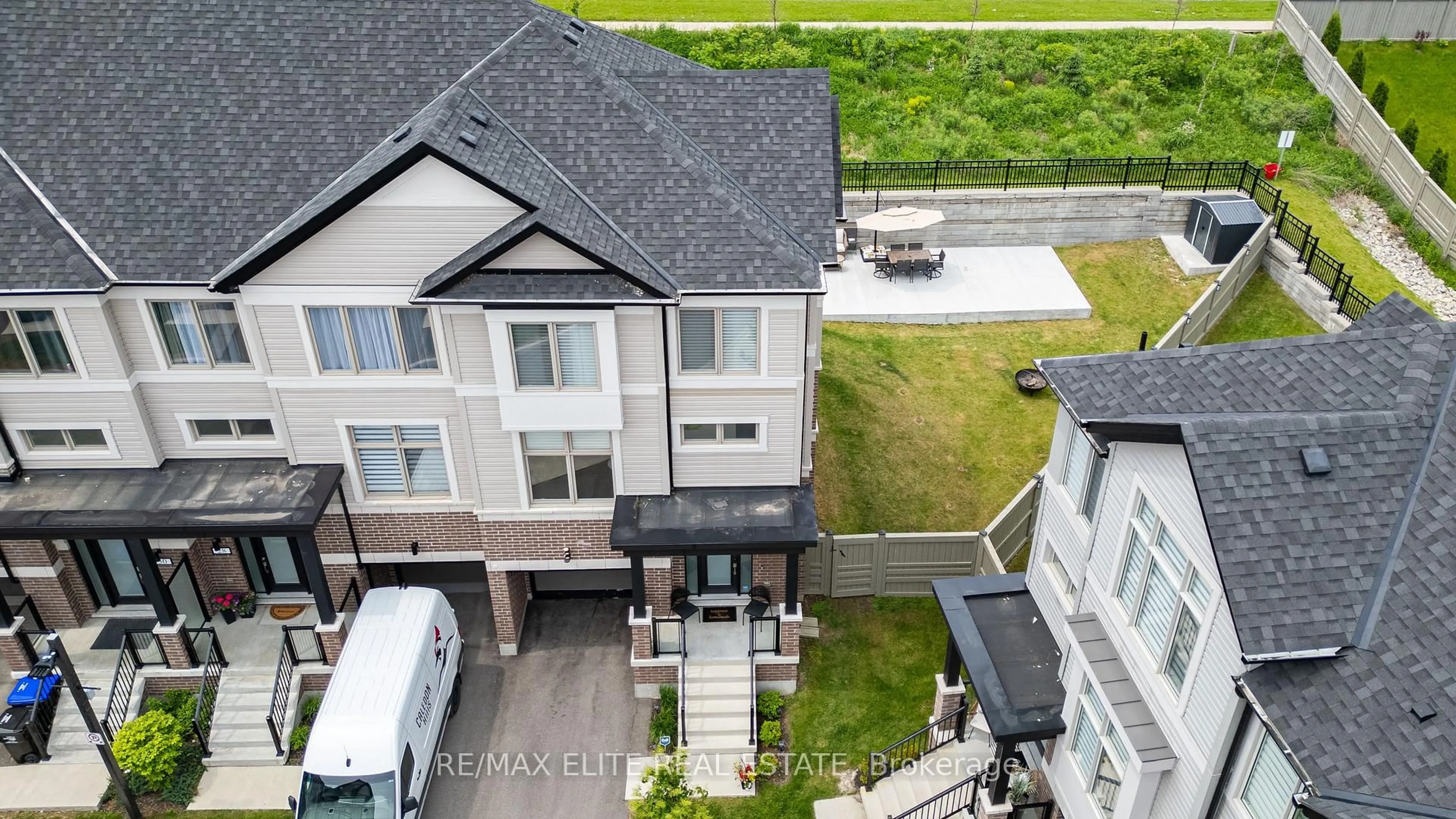A pic from outside/outdoor area/front of a property/back of a property/a pic from drone, city buildings view from balcony for 13 Totten Tr #26, New Tecumseth Ontario L0G 1W0