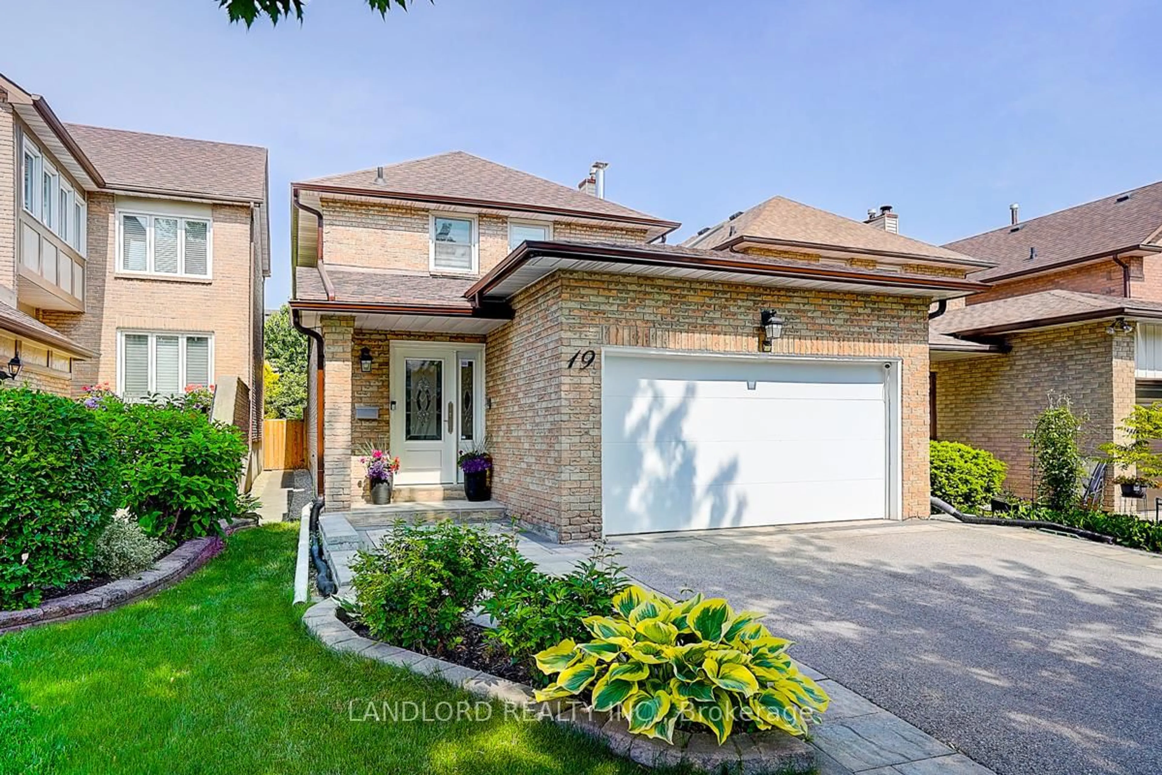 Home with brick exterior material, street for 19 Esther Cres, Vaughan Ontario L4J 3J8