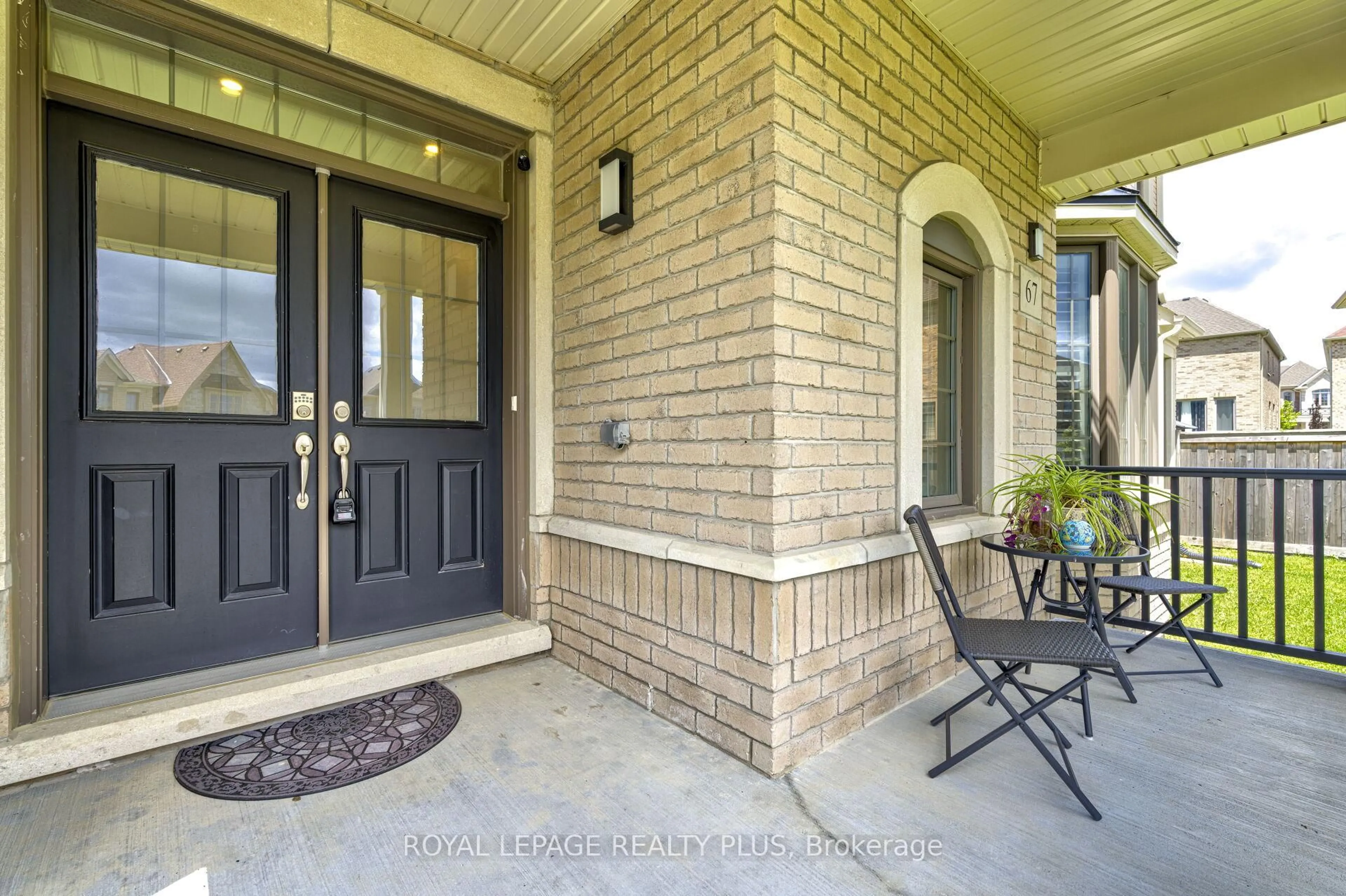 Indoor entryway for 67 Tesla Cres #cres, East Gwillimbury Ontario L9N 0T3