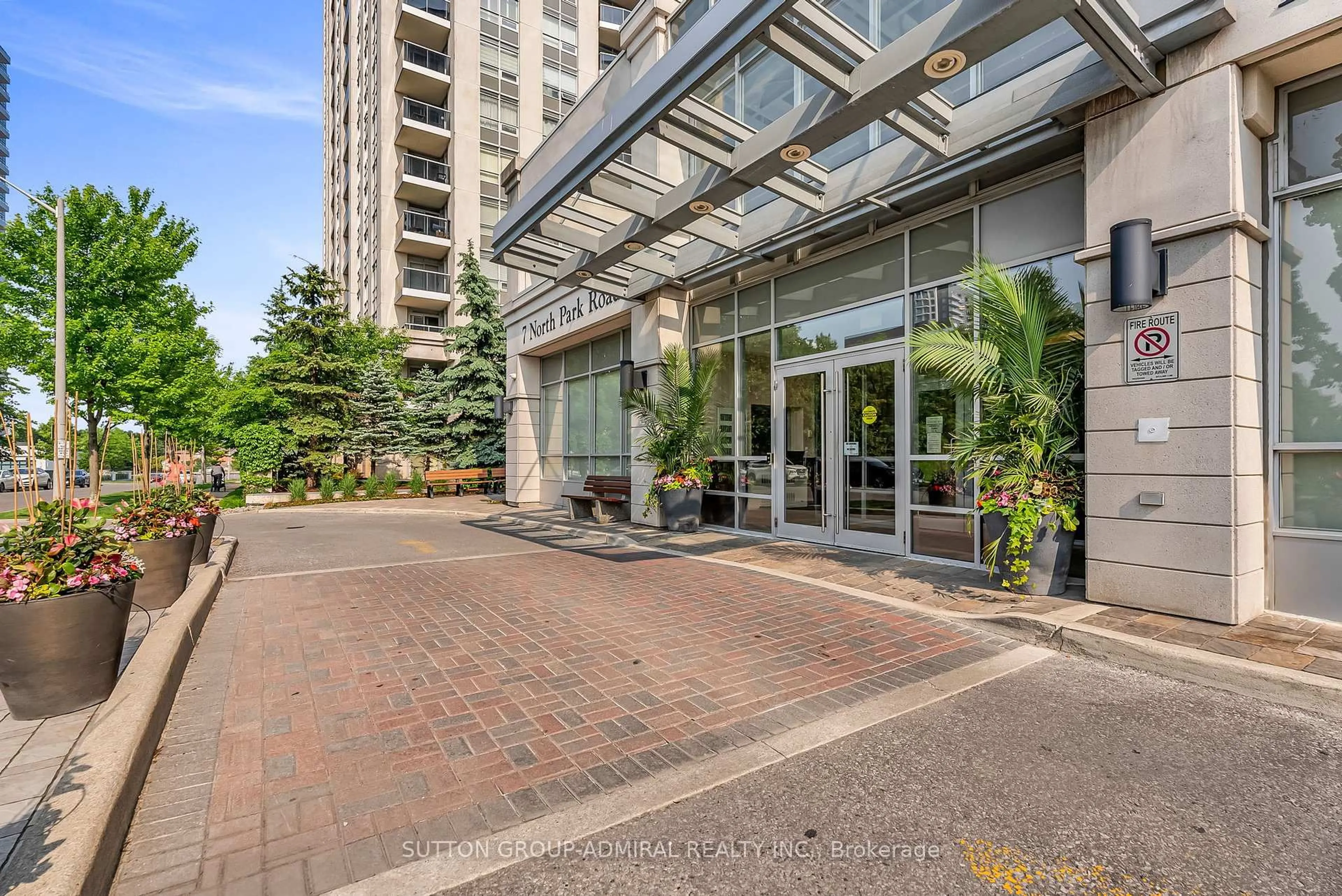 Indoor foyer for 7 North Park Rd #2103, Vaughan Ontario L4J 0C9