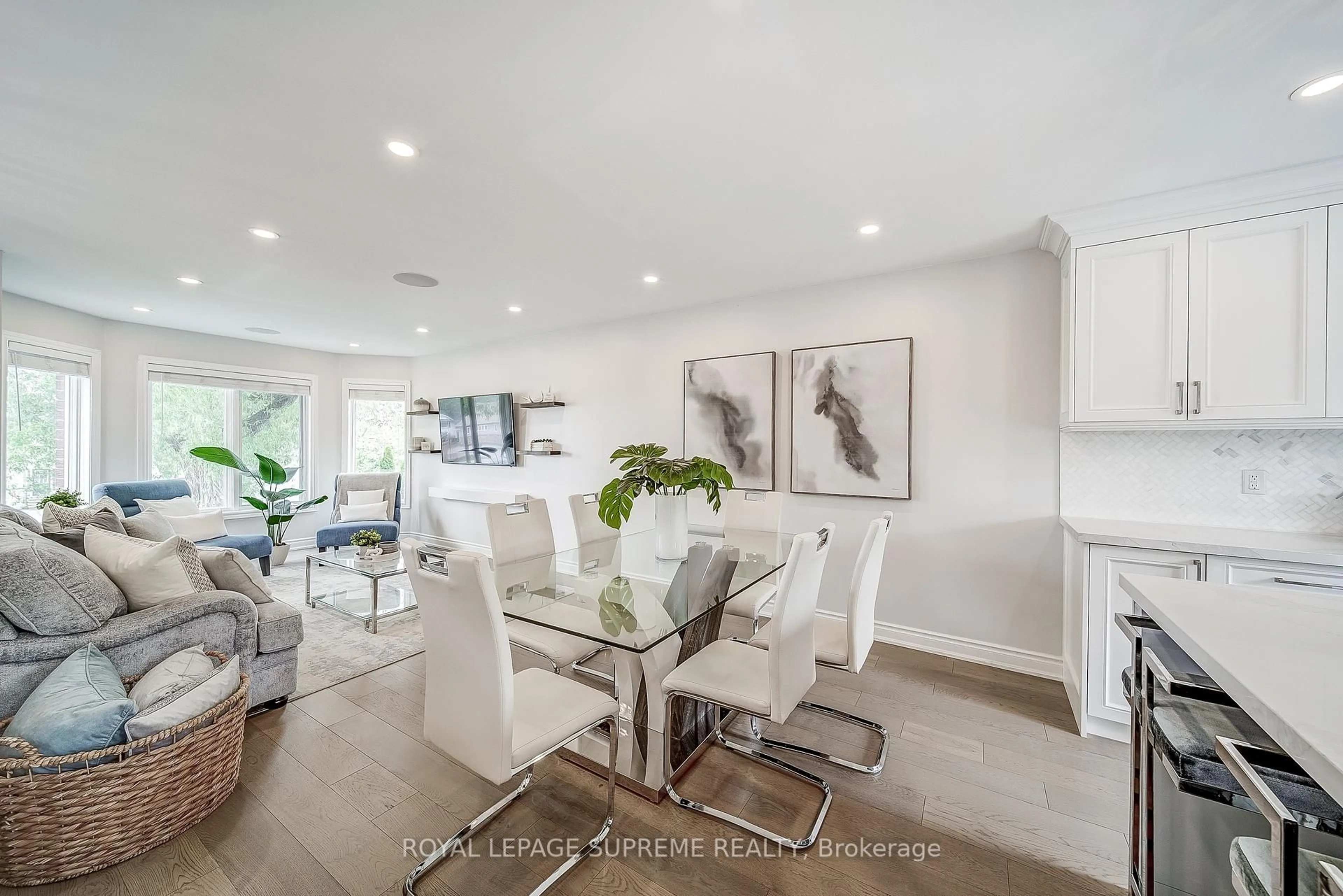 Dining room, unknown for 2608 Leonard St, Innisfil Ontario L9S 3T9
