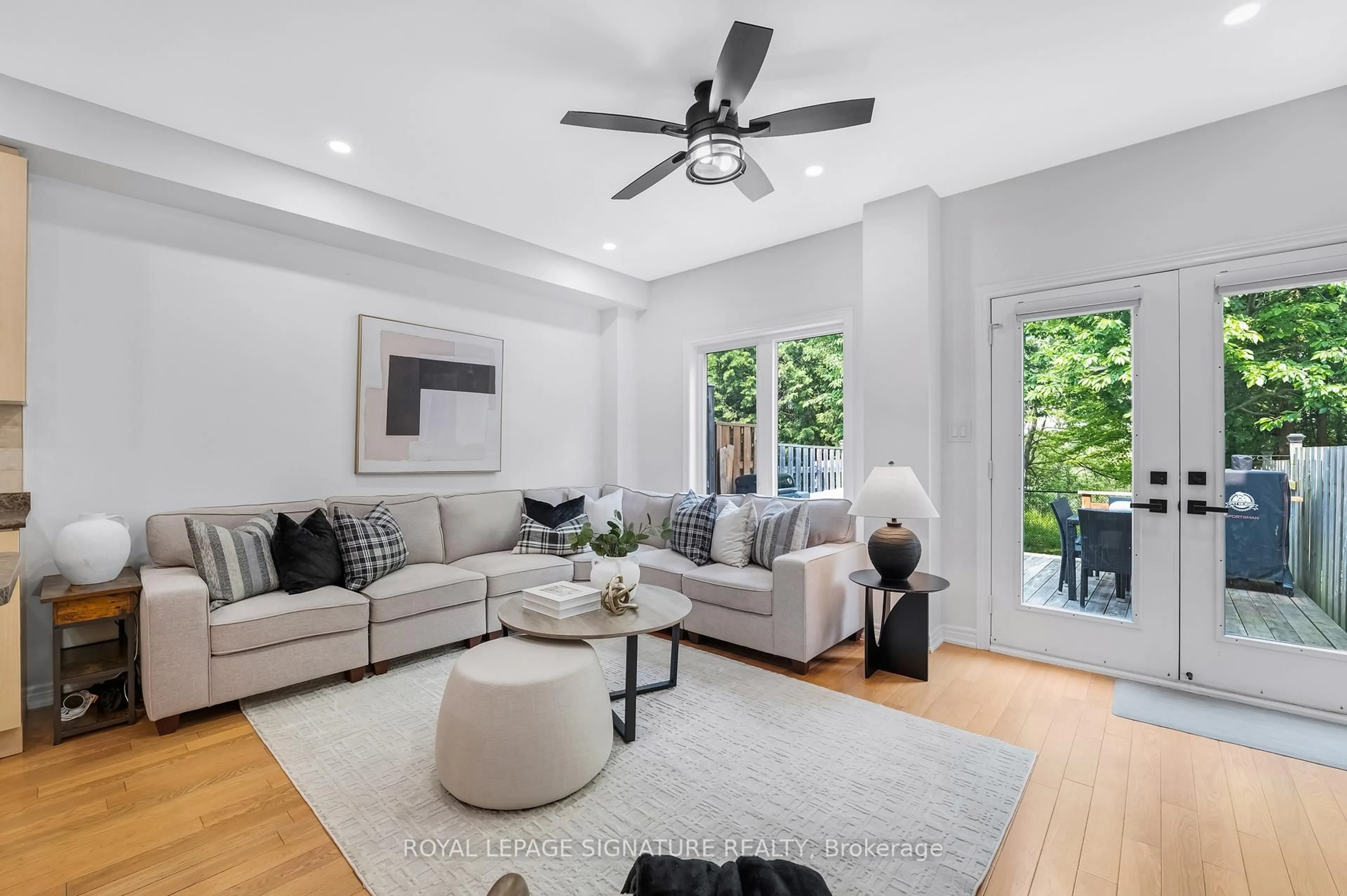 Living room with furniture, unknown for 56 North Lake Rd #9, Richmond Hill Ontario L4E 0G5