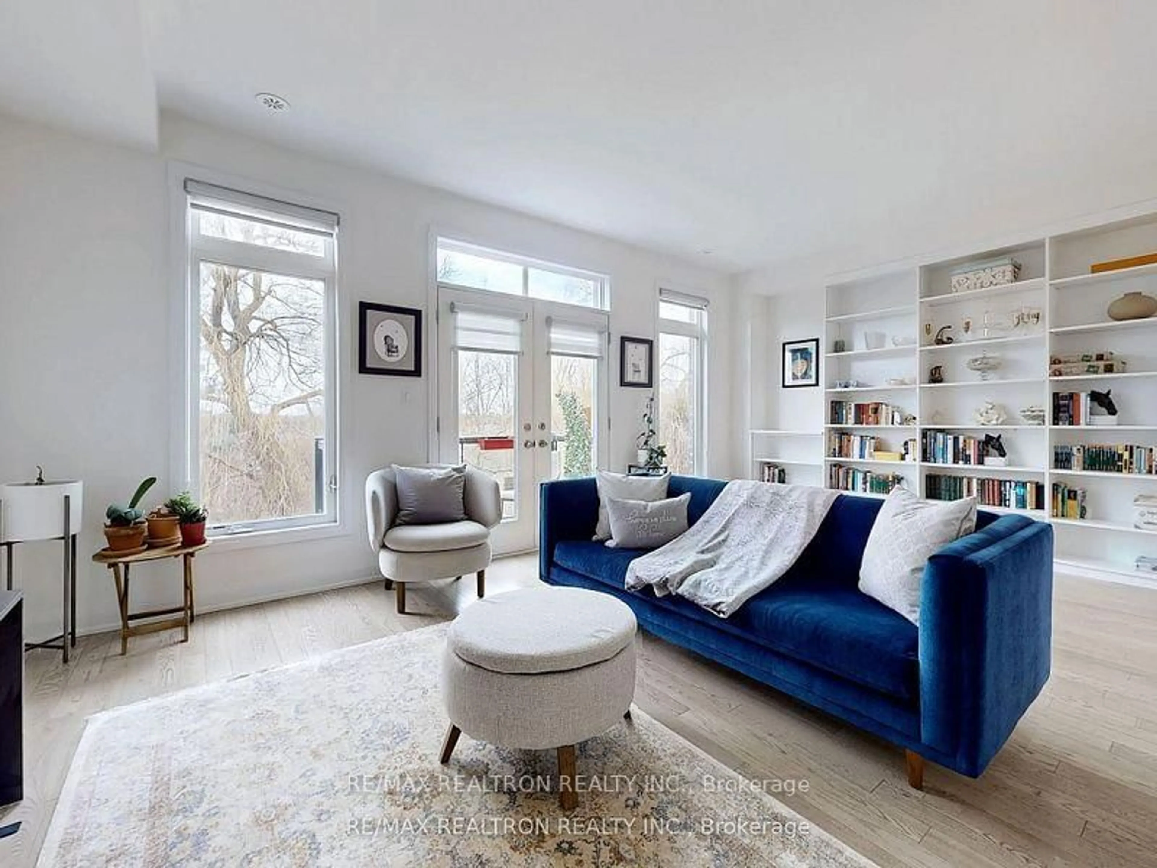 Living room with furniture, unknown for 10 Shatner Turnabout, Vaughan Ontario L4L 0M4