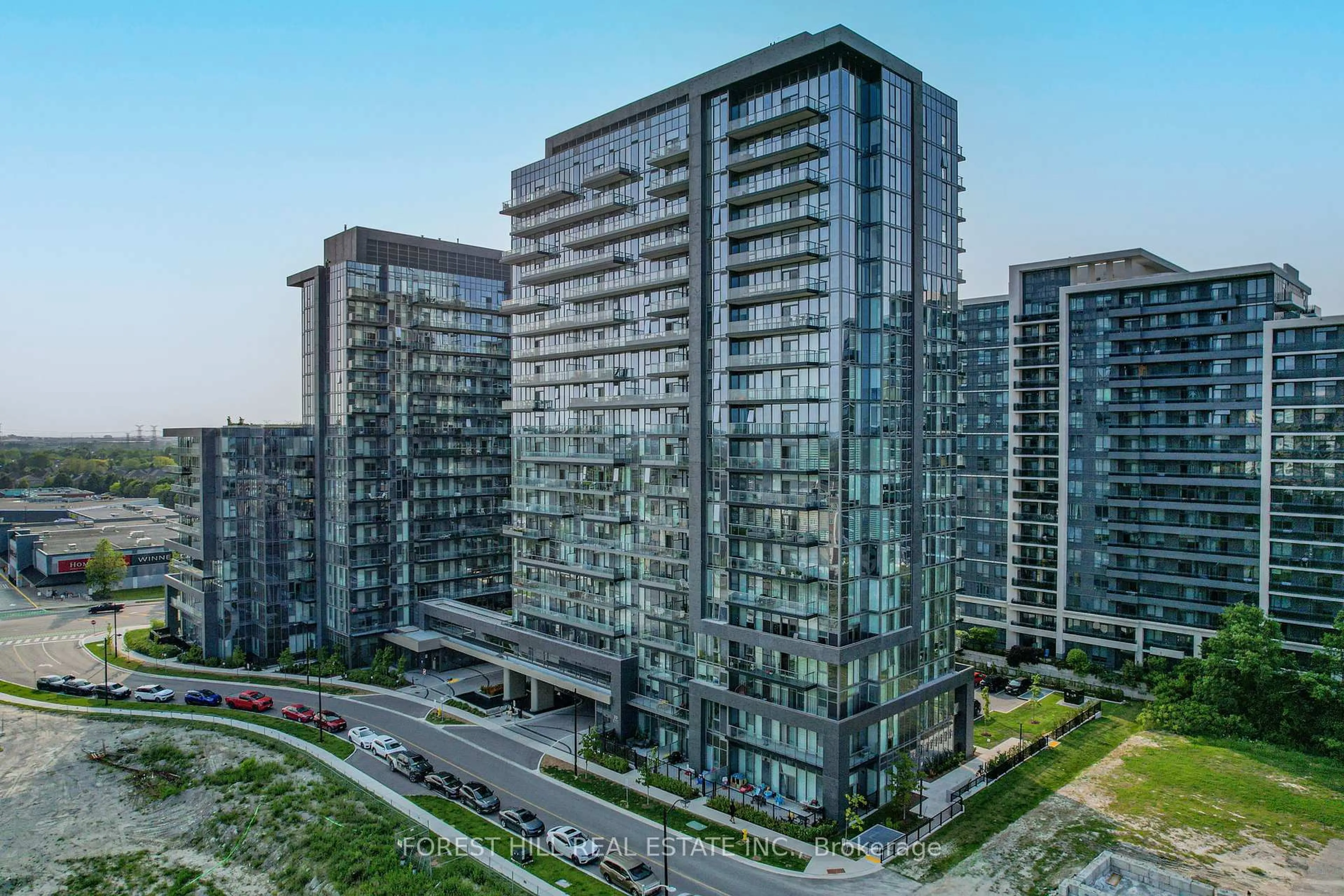A pic from outside/outdoor area/front of a property/back of a property/a pic from drone, unknown for 20 Gatineau Dr #PH2004E, Vaughan Ontario L4J 0L3