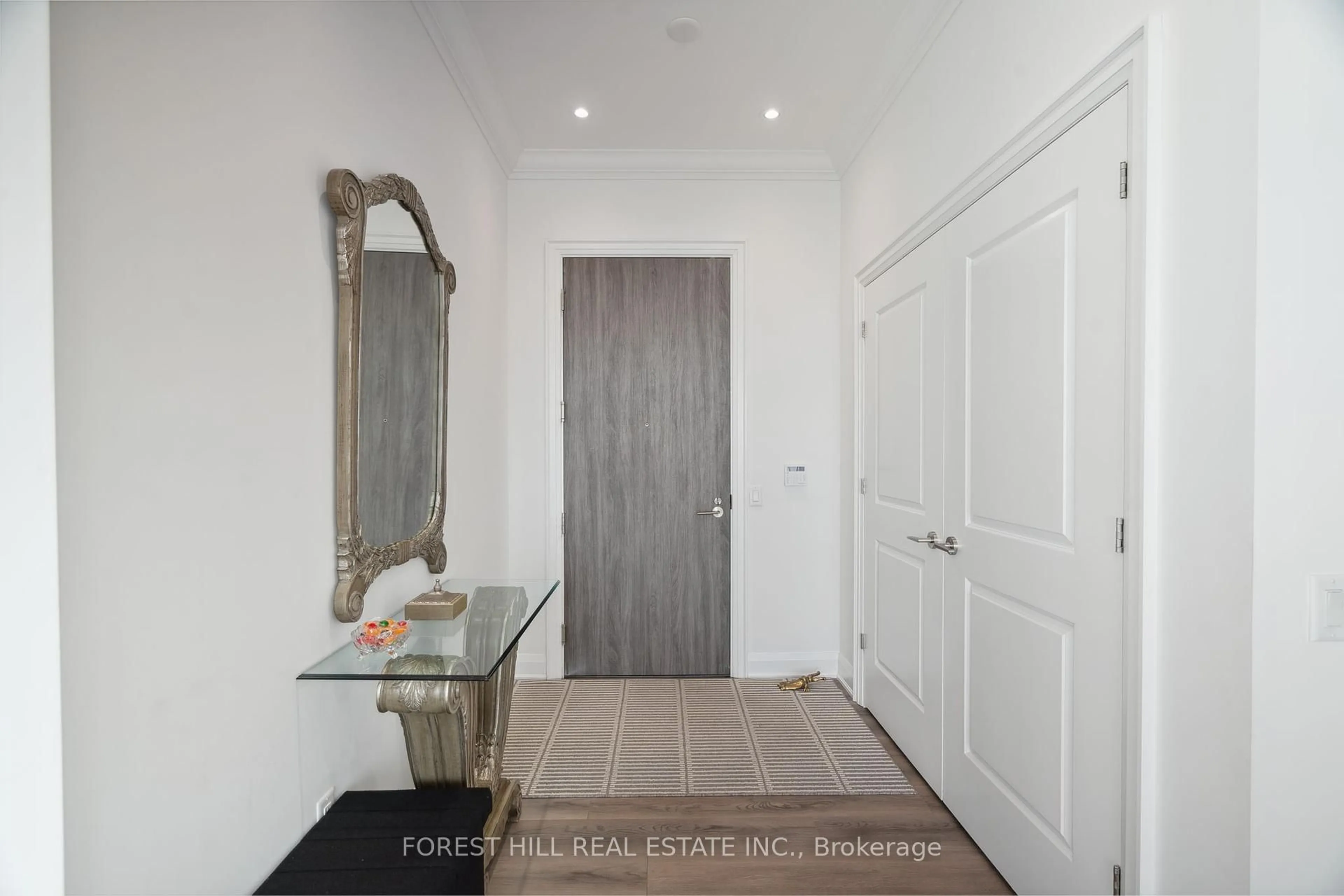 Indoor entryway for 20 Gatineau Dr #PH2004E, Vaughan Ontario L4J 0L3