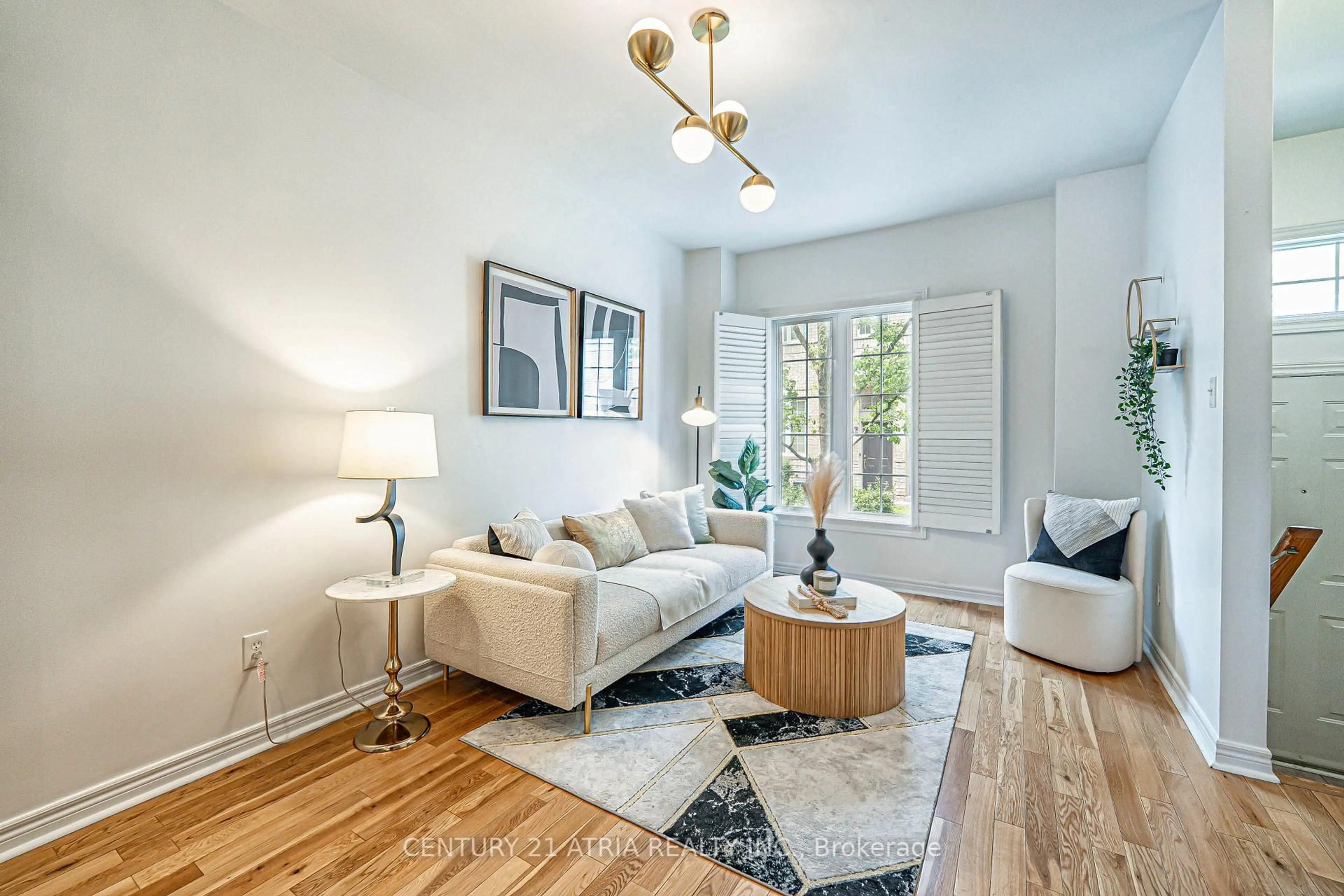 Living room with furniture, wood/laminate floor for 23 Observatory Lane #91, Richmond Hill Ontario L4C 0M7