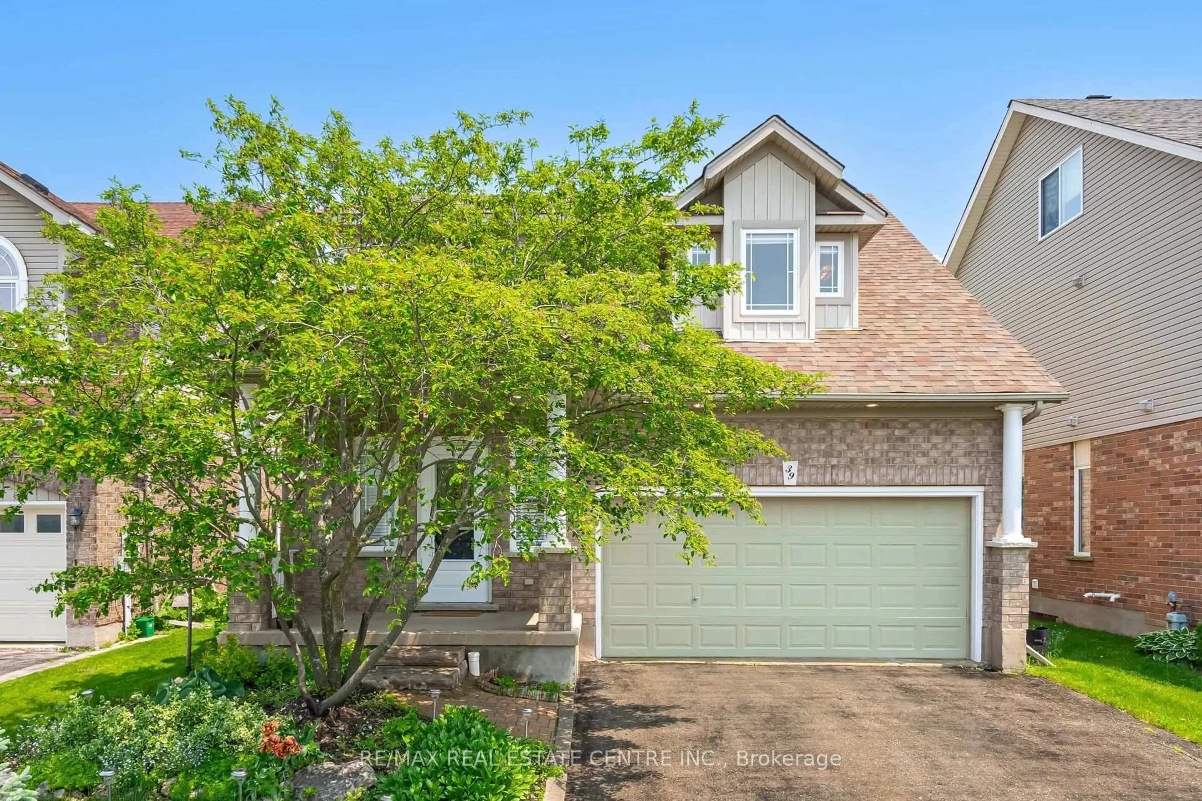 Unknown for 39 Stoneham St, New Tecumseth Ontario L9R 2E6
