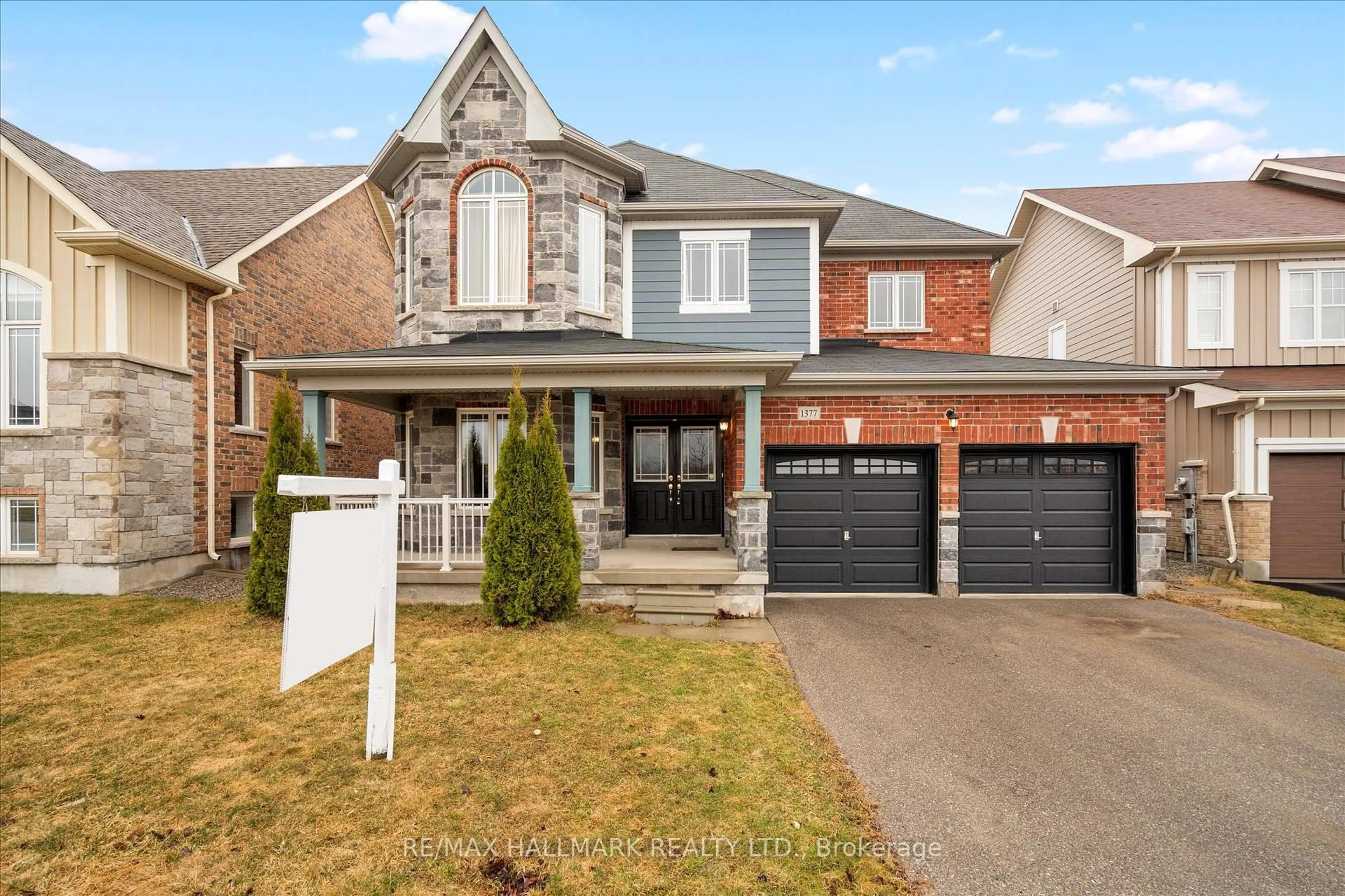Home with brick exterior material, street for 1377 Lormel Gate, Innisfil Ontario L0L 1W0