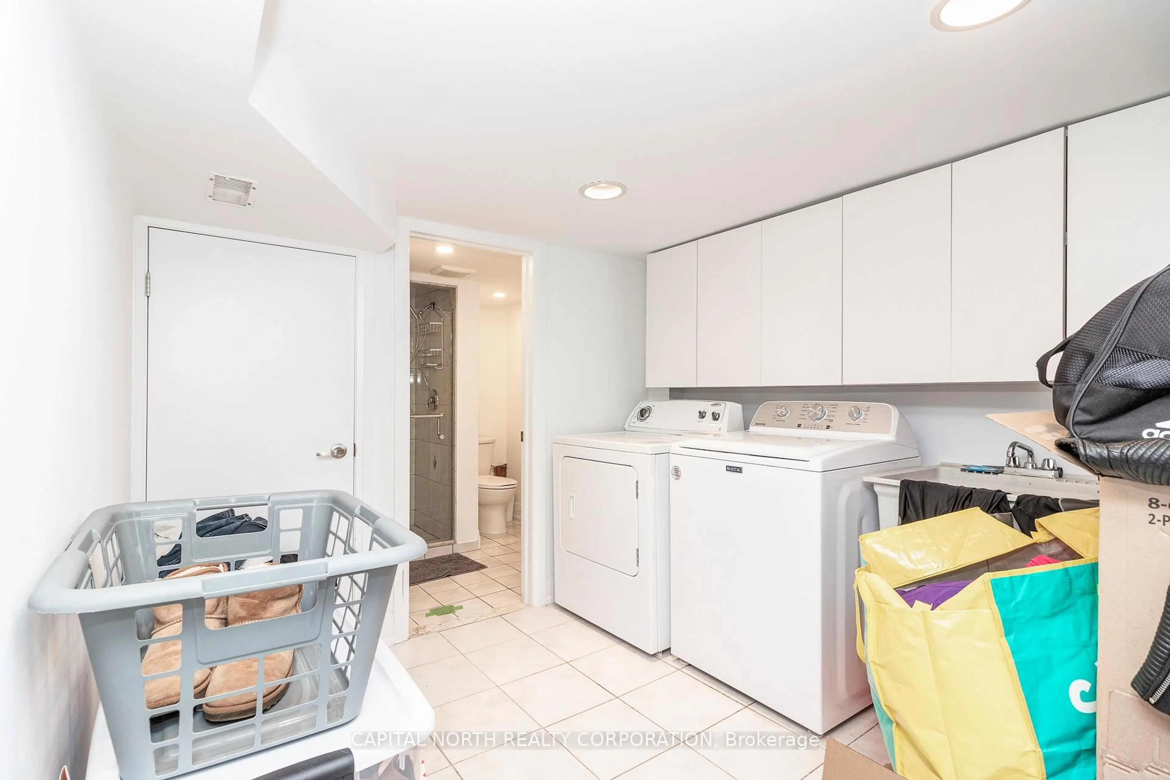 Laundry room for 8298 Kipling Ave, Vaughan Ontario L4L 2A6