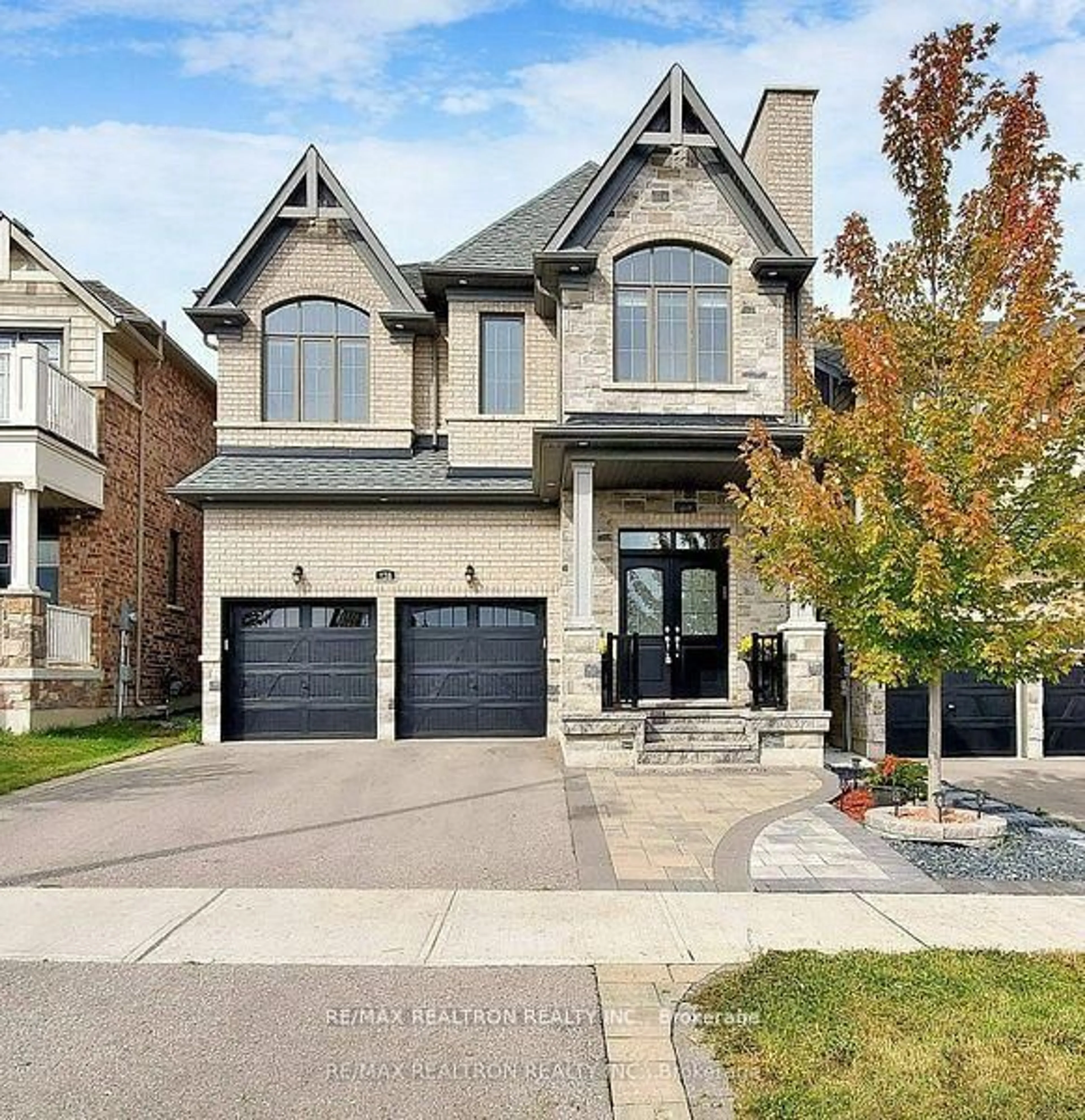 Home with brick exterior material, street for 138 Chessington Ave, East Gwillimbury Ontario L9R 0R6