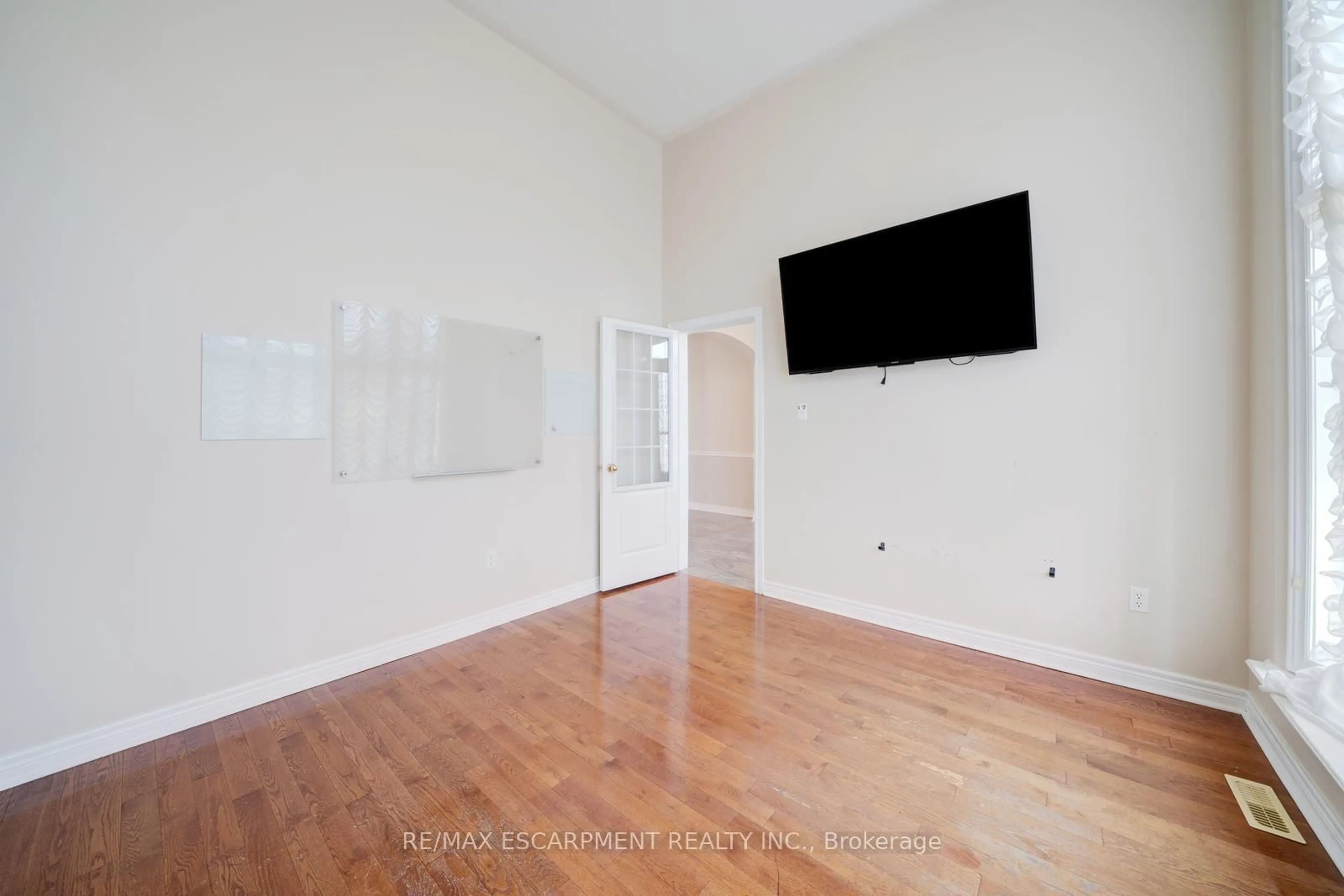 A pic of a room for 23 Grubin Ave, Whitchurch-Stouffville Ontario L4A 0C4