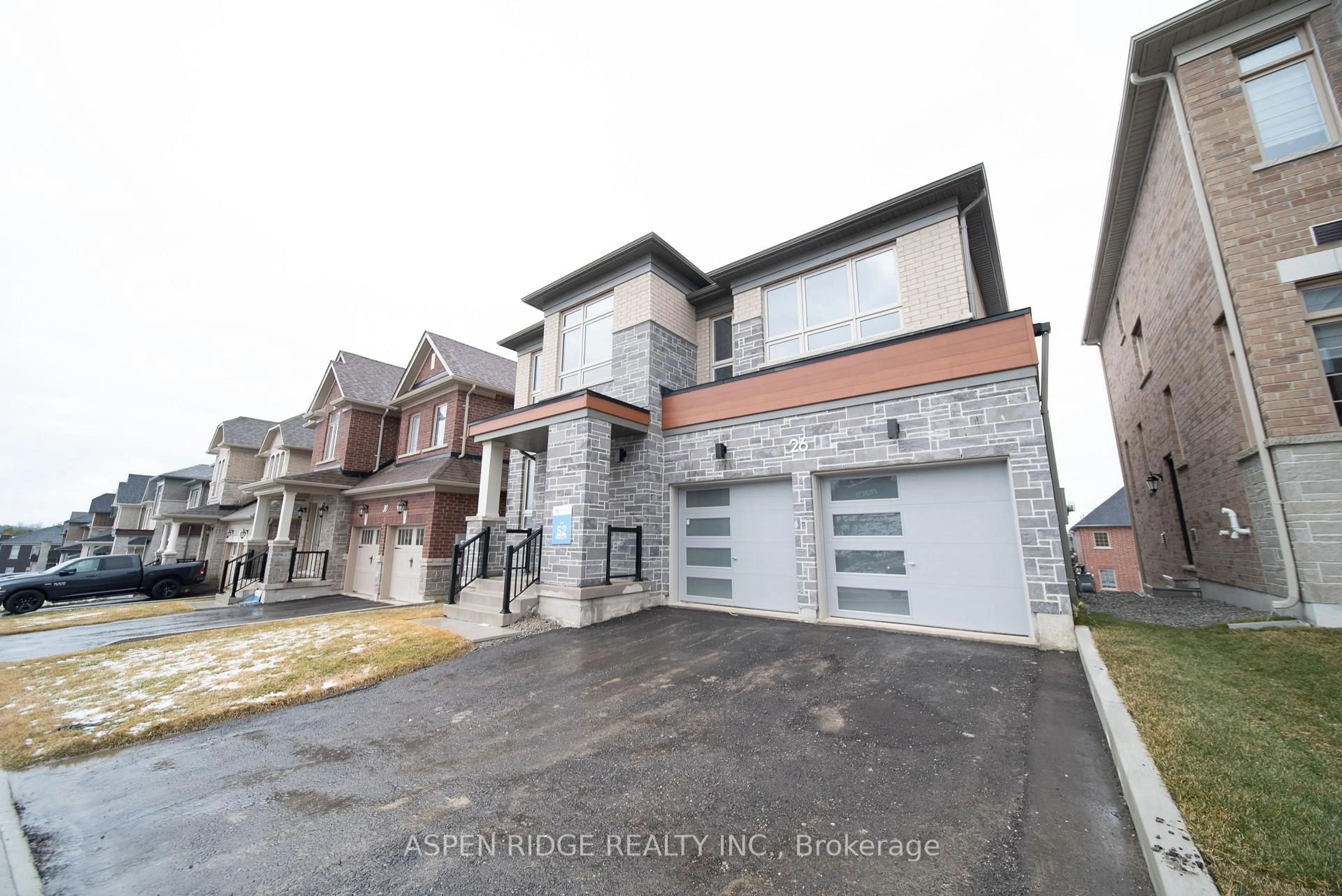 Home with brick exterior material, street for 26 Wraggs Rd, Bradford West Gwillimbury Ontario L3Z 4N1