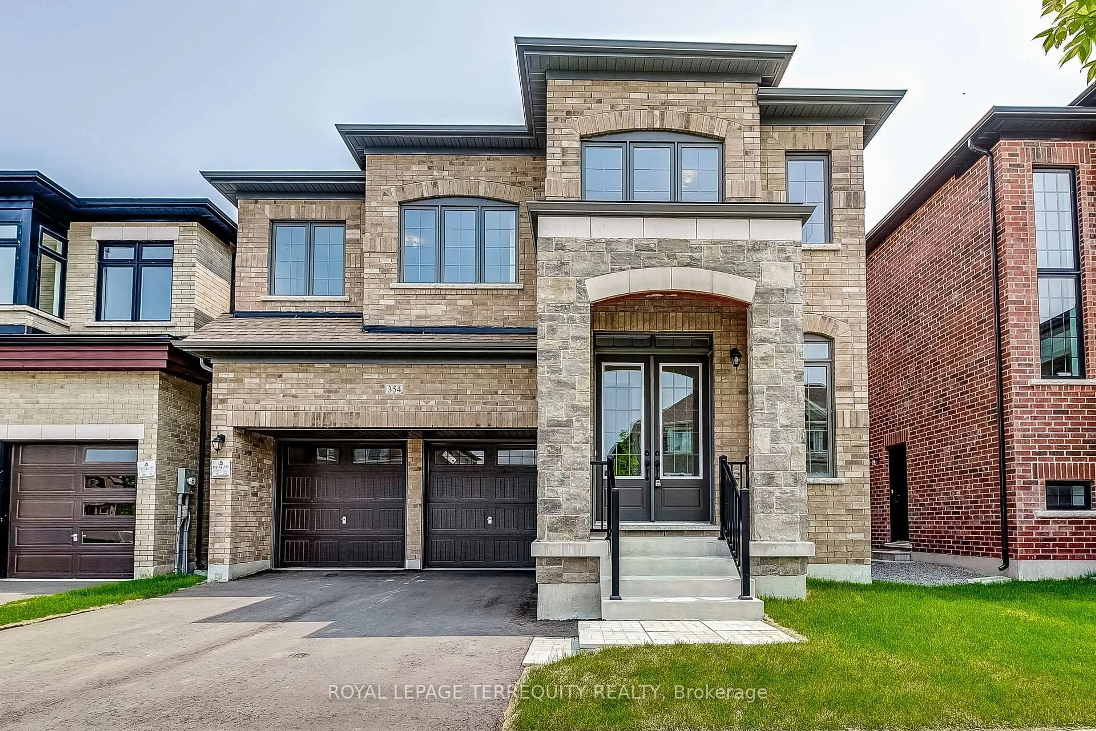 Home with brick exterior material, street for 354 Boundary Blvd, Whitchurch-Stouffville Ontario L4A 0S1