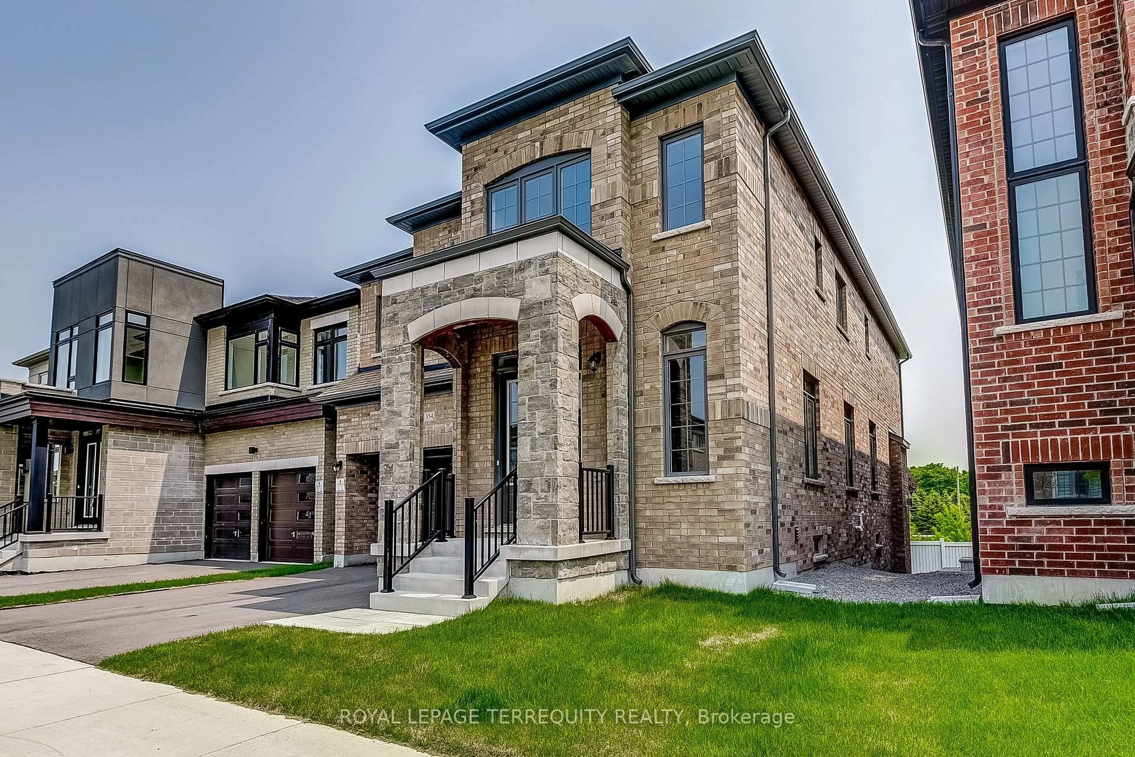 Home with brick exterior material, street for 354 Boundary Blvd, Whitchurch-Stouffville Ontario L4A 0S1