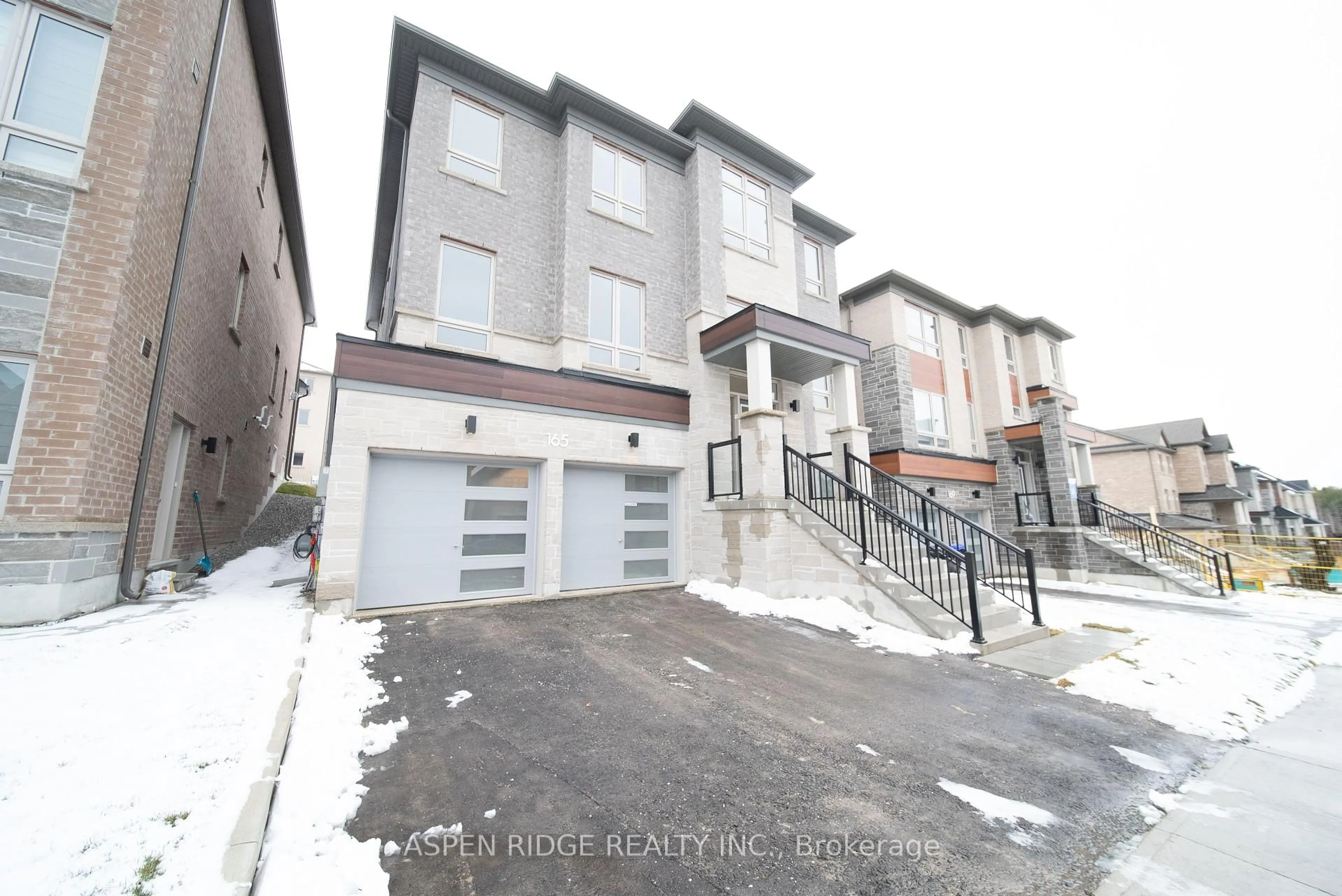 Unknown for 165 Rowe St, Bradford West Gwillimbury Ontario L3Z 4N2