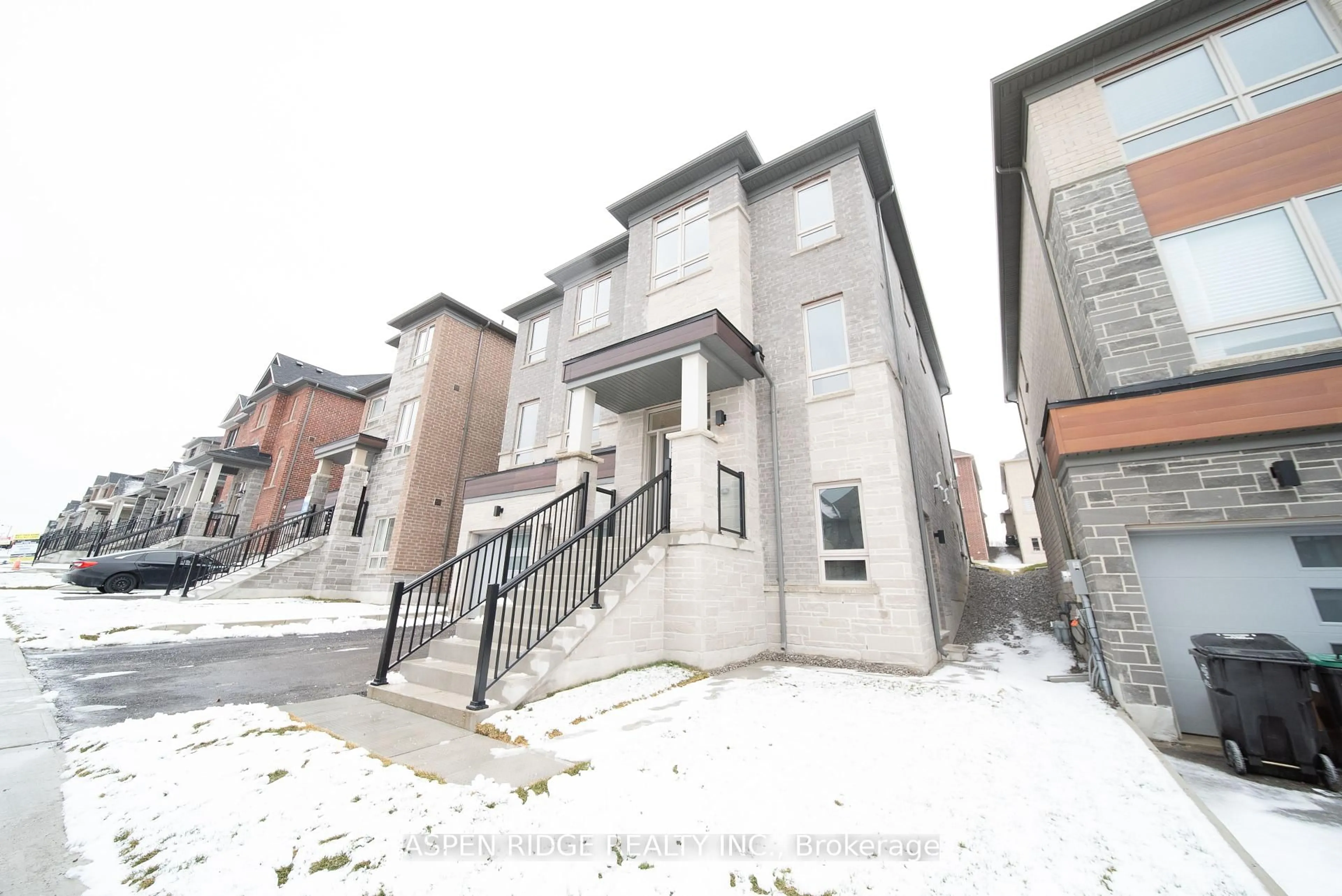 Unknown for 165 Rowe St, Bradford West Gwillimbury Ontario L3Z 4N2